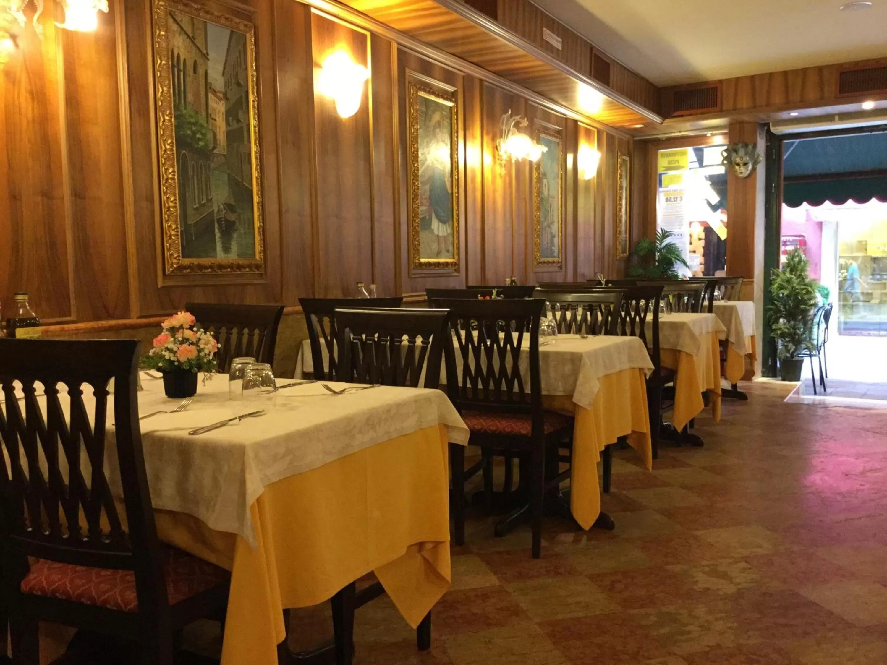 Restaurant/places to eat in Antico Panada