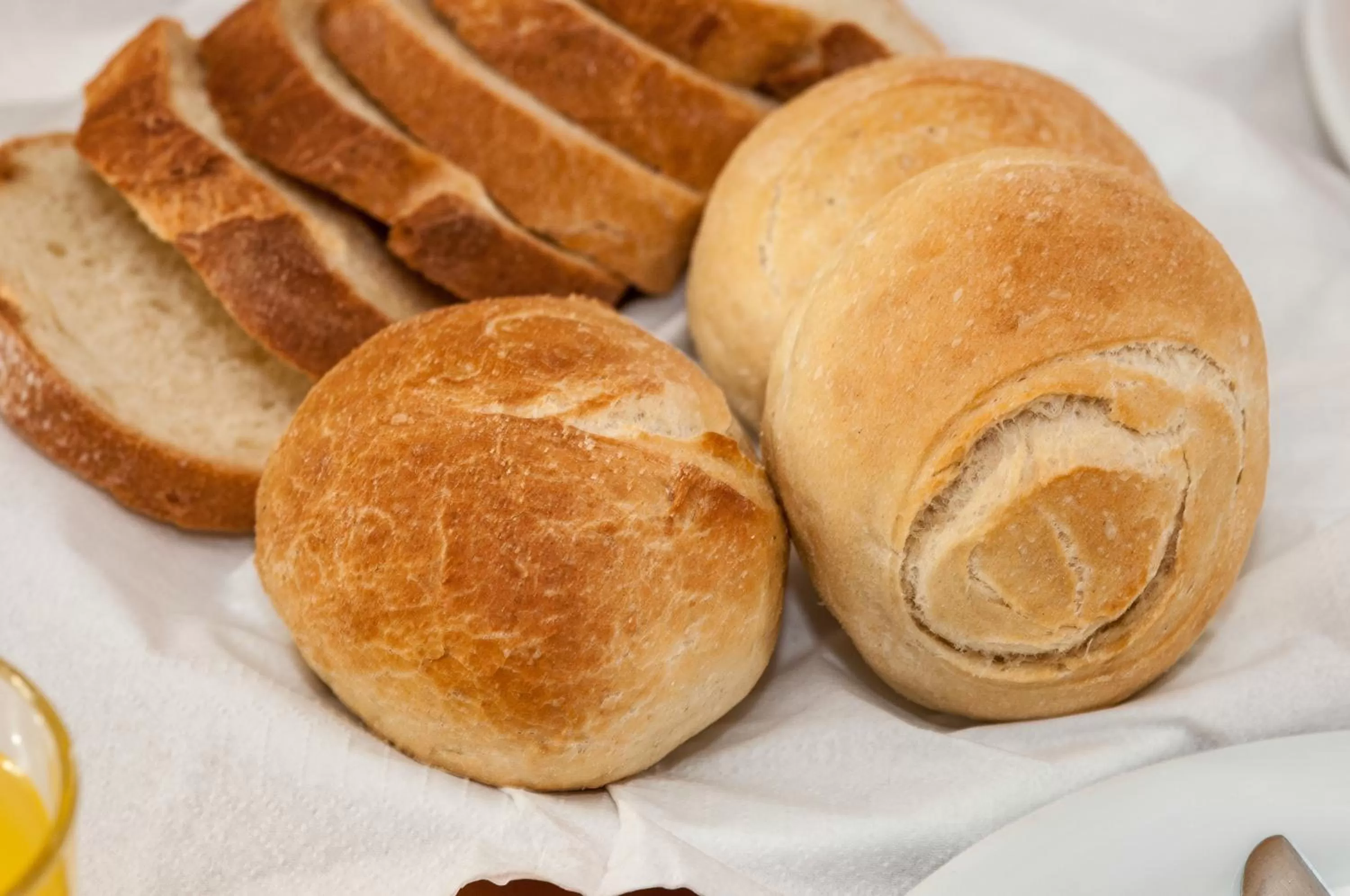 Buffet breakfast in Cecil Hotel