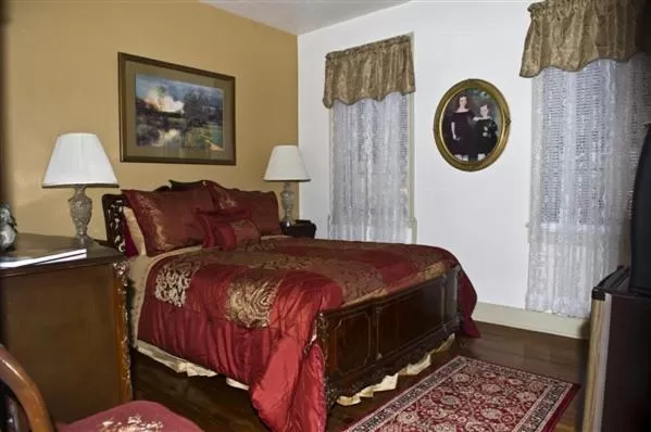 Bedroom, Bed in Inn at the Old Silk Mill
