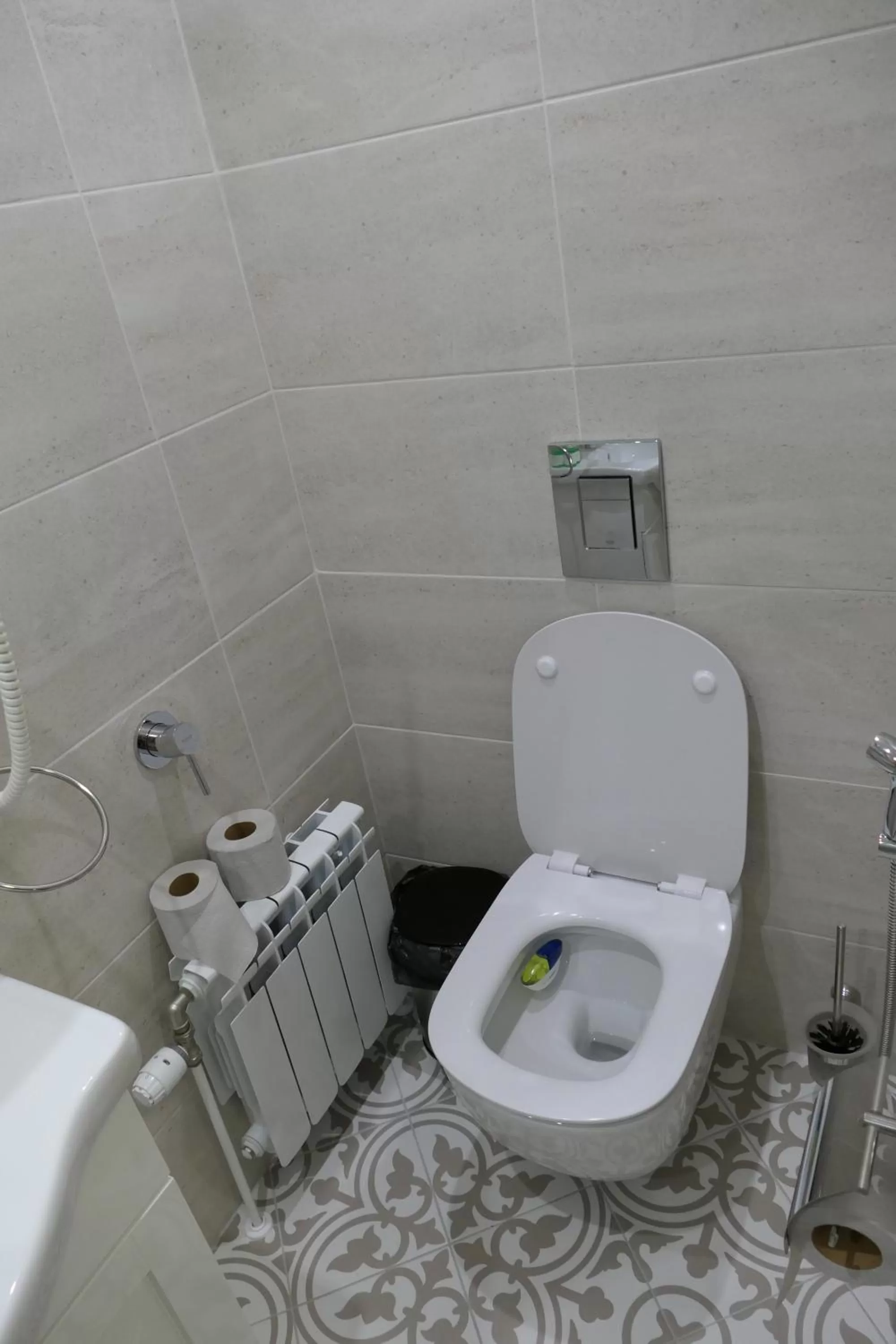 Toilet in Hotel MEDITERRANEO