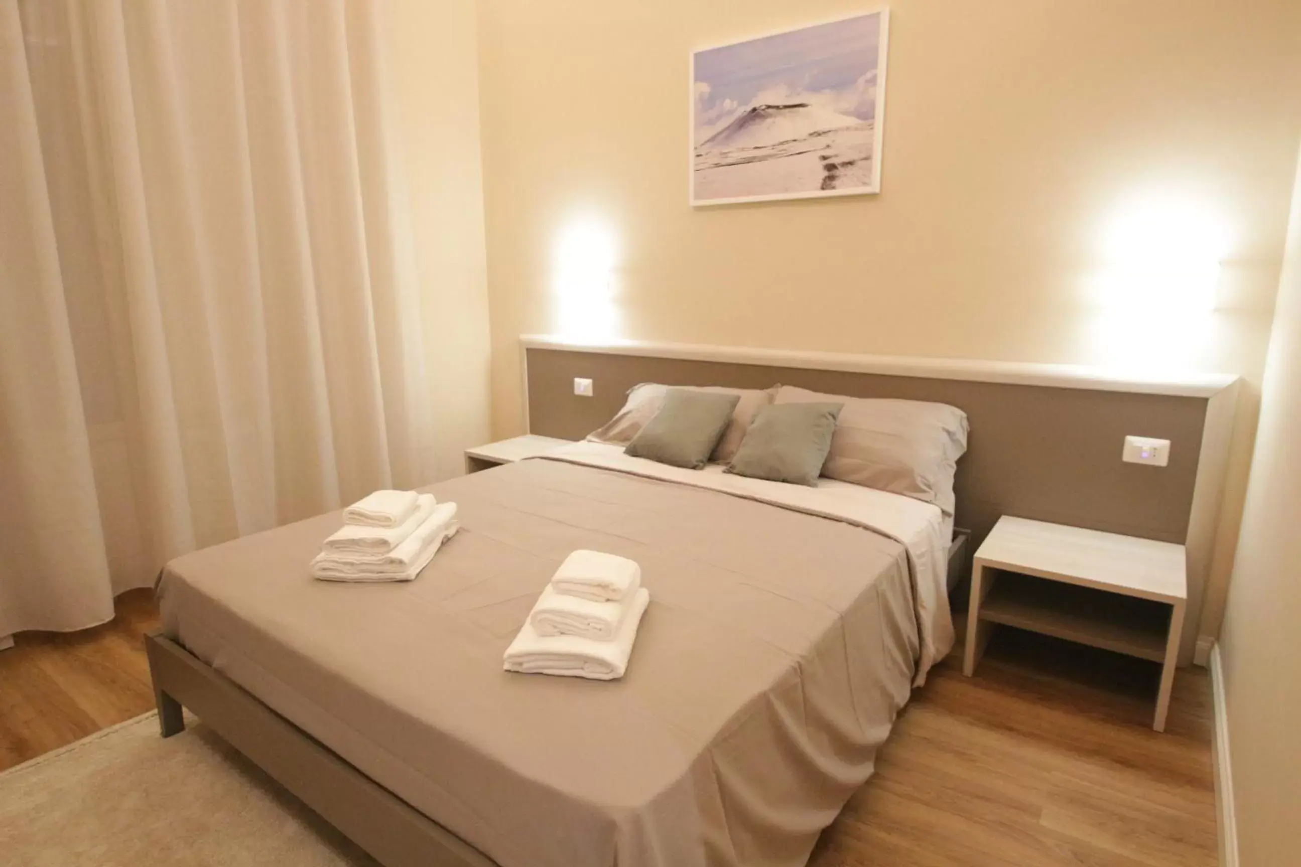 Double Room with Private Bathroom in Etna Vibes Home Double Room with Private Bathroom in Etna Vibes Home