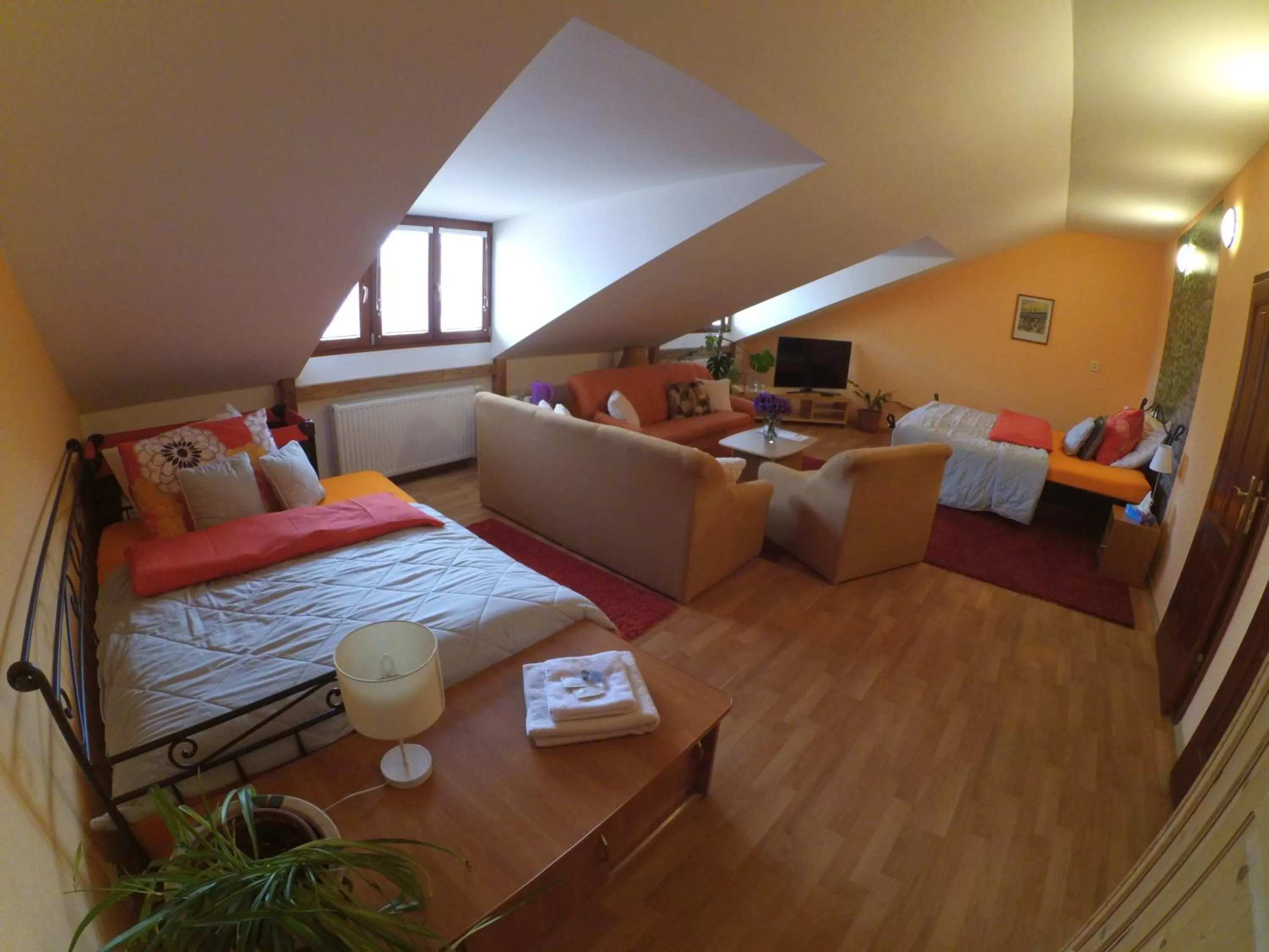 Photo of the whole room in Hotel Atrium