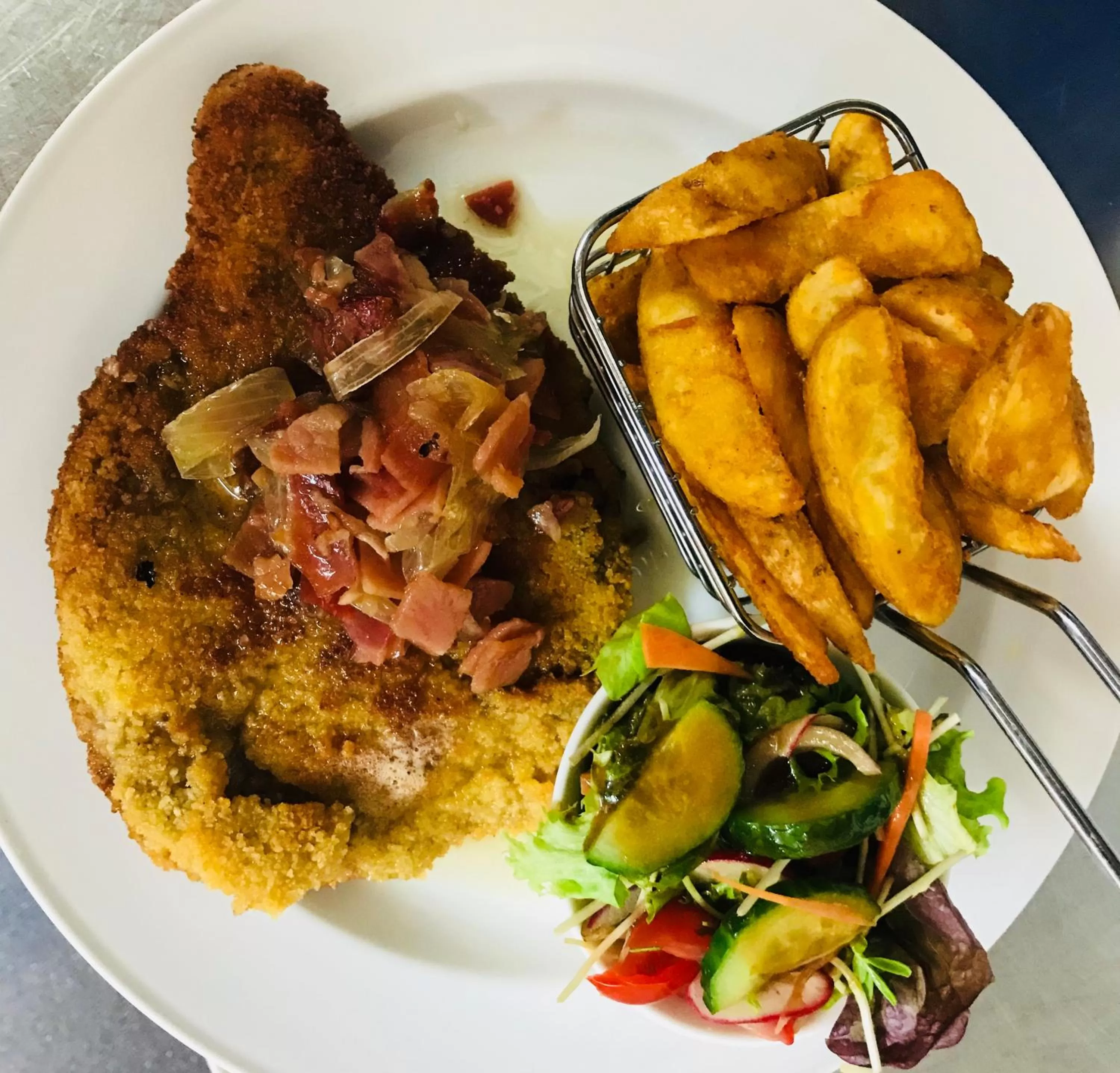 Restaurant/places to eat in The Nautilus