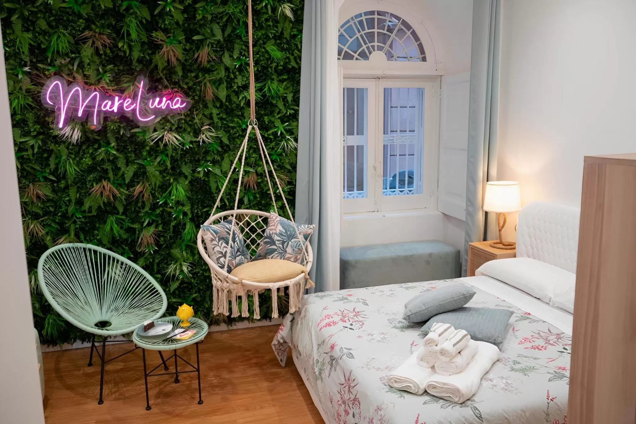 Bedroom, Bed in MareLuna Rooms