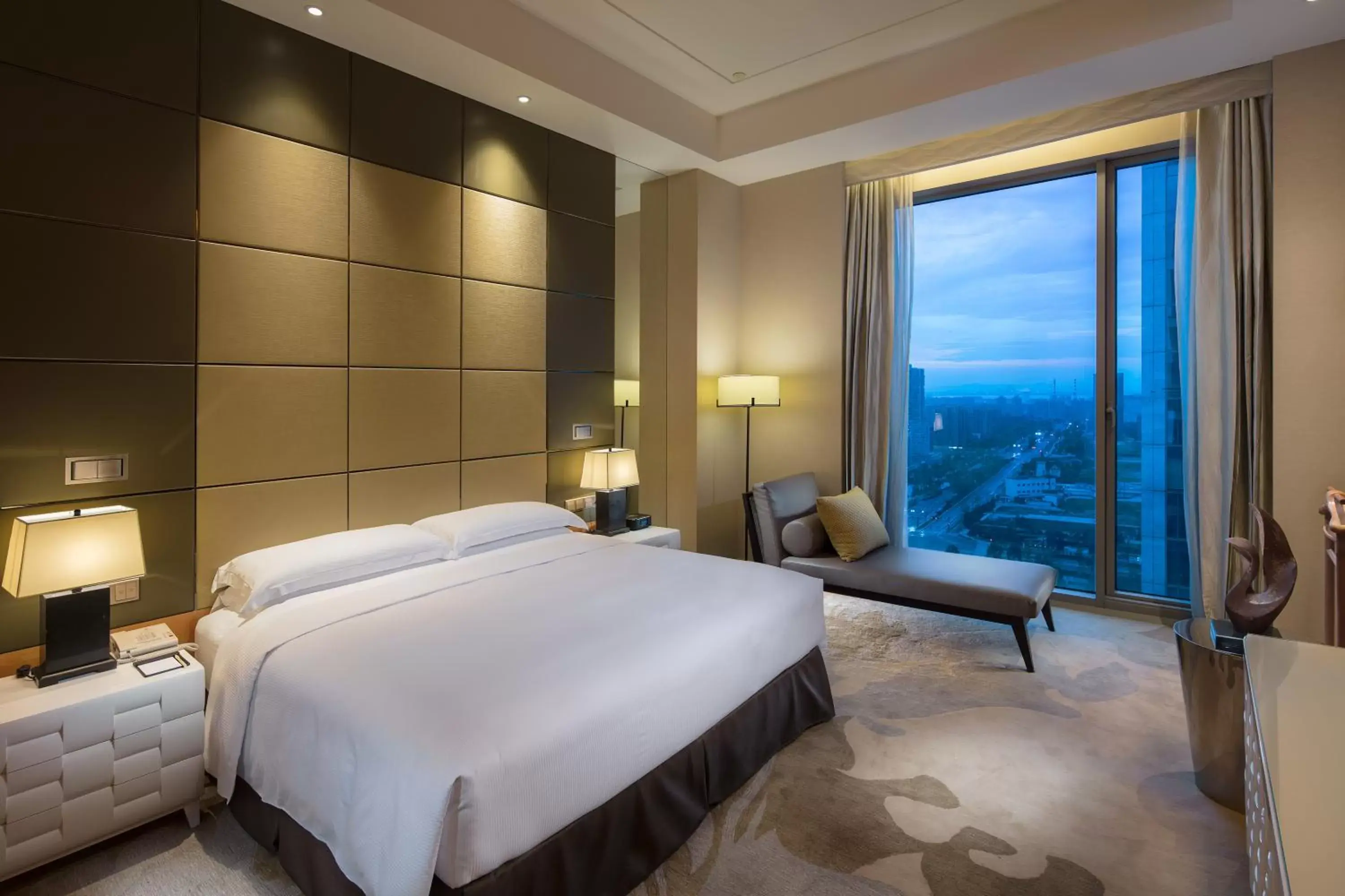 Executive King Suite with Lounge Access in DoubleTree by Hilton Hangzhou East Executive King Suite with Lounge Access in DoubleTree by Hilton Hangzhou East
