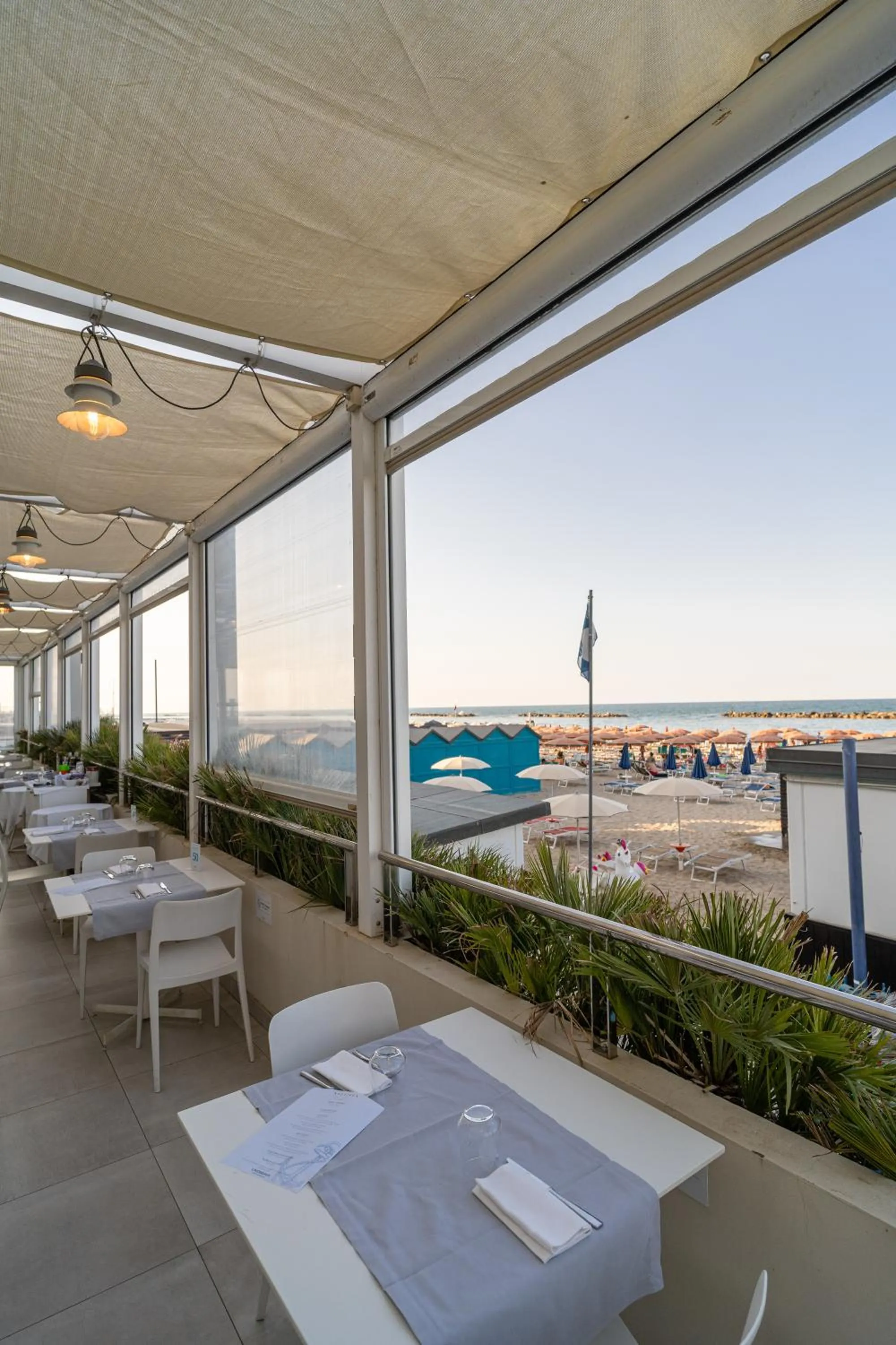 Restaurant/places to eat in Nautilus Family Hotel