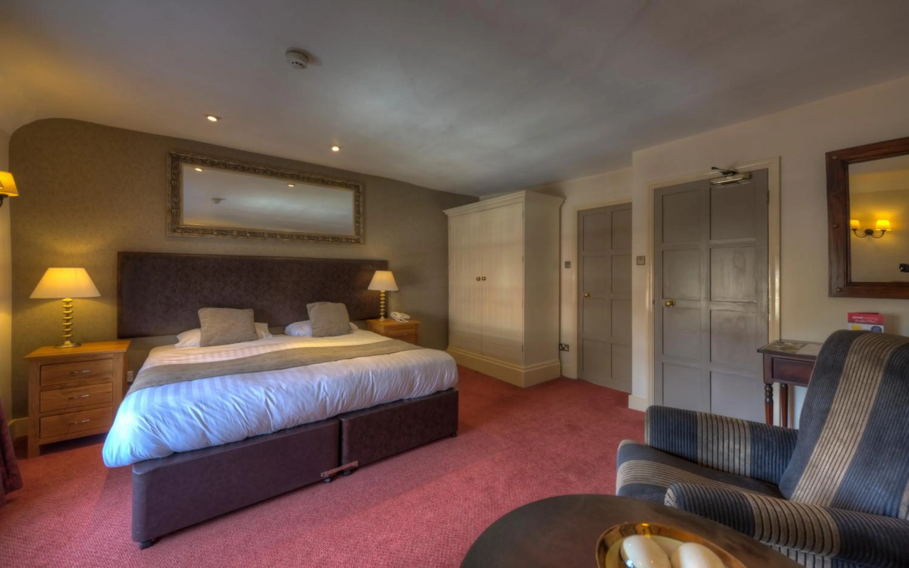 Photo of the whole room, Bed in Dog & Partridge by Chef & Brewer Collection