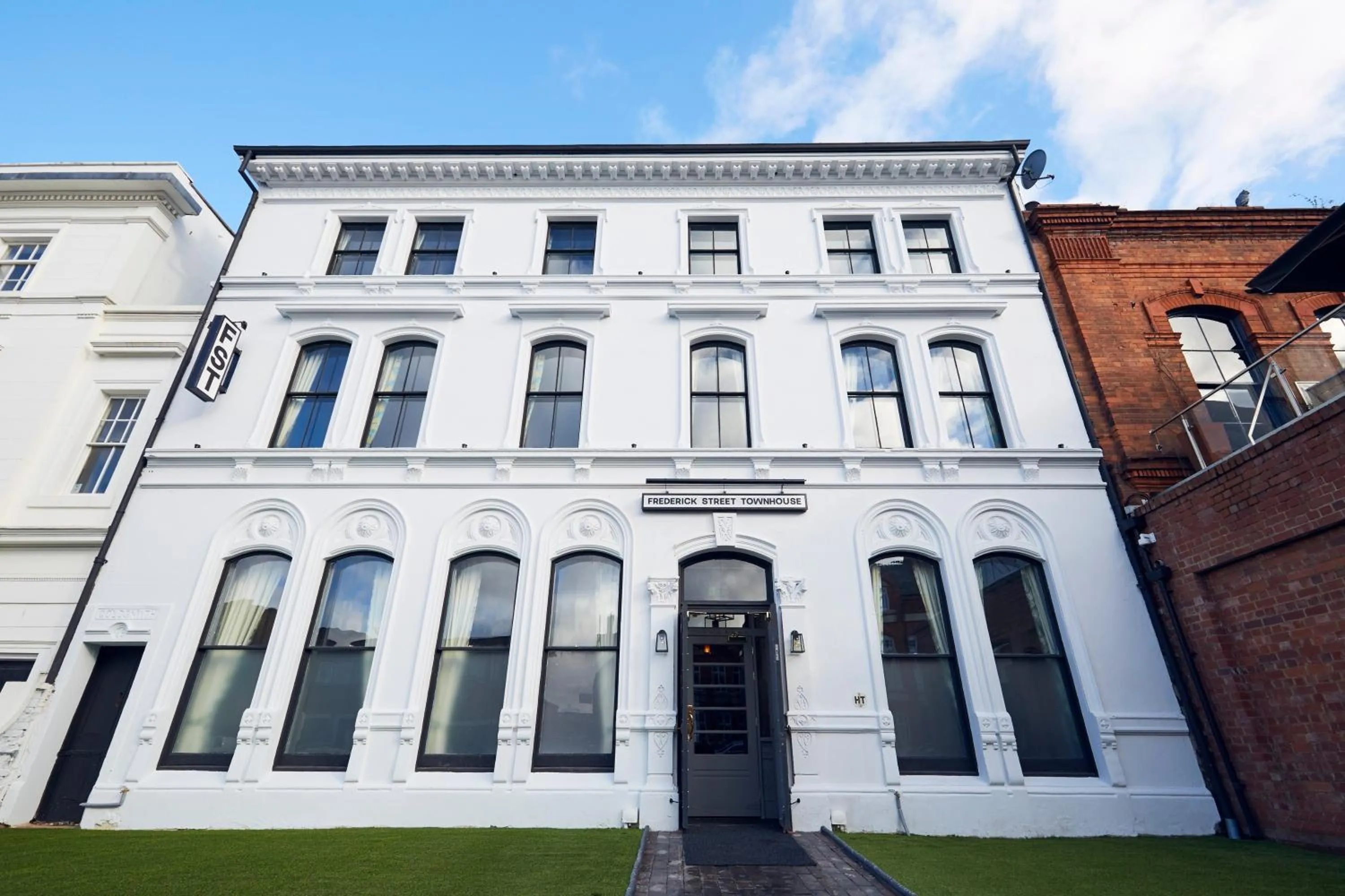 Facade/entrance in Frederick Street Townhouse