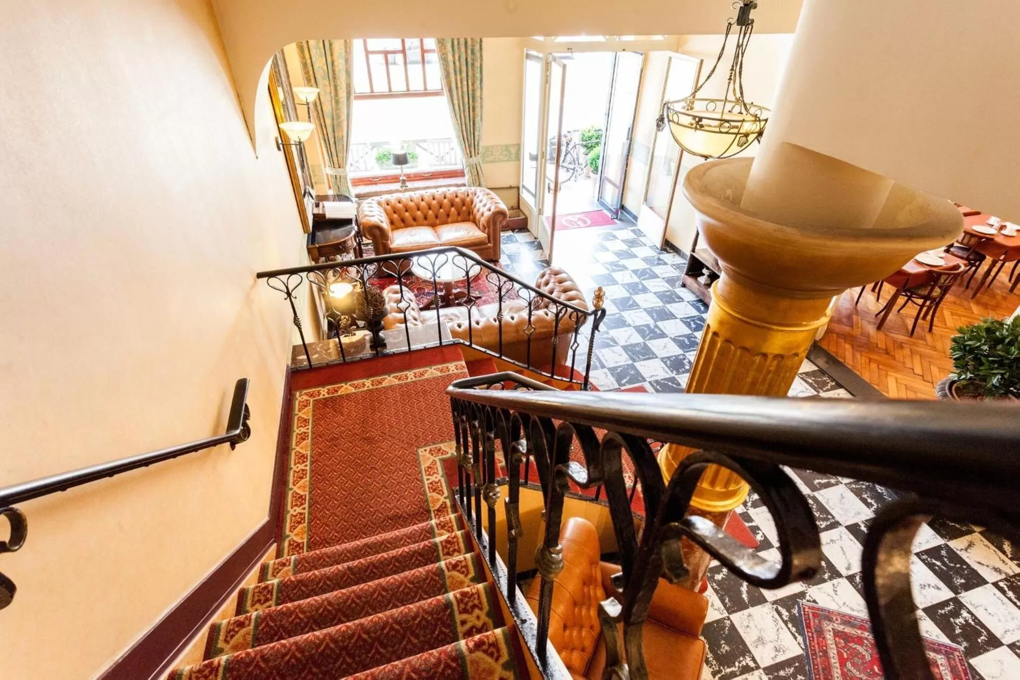 Lobby or reception in Avenue Hotel by F-Hotels