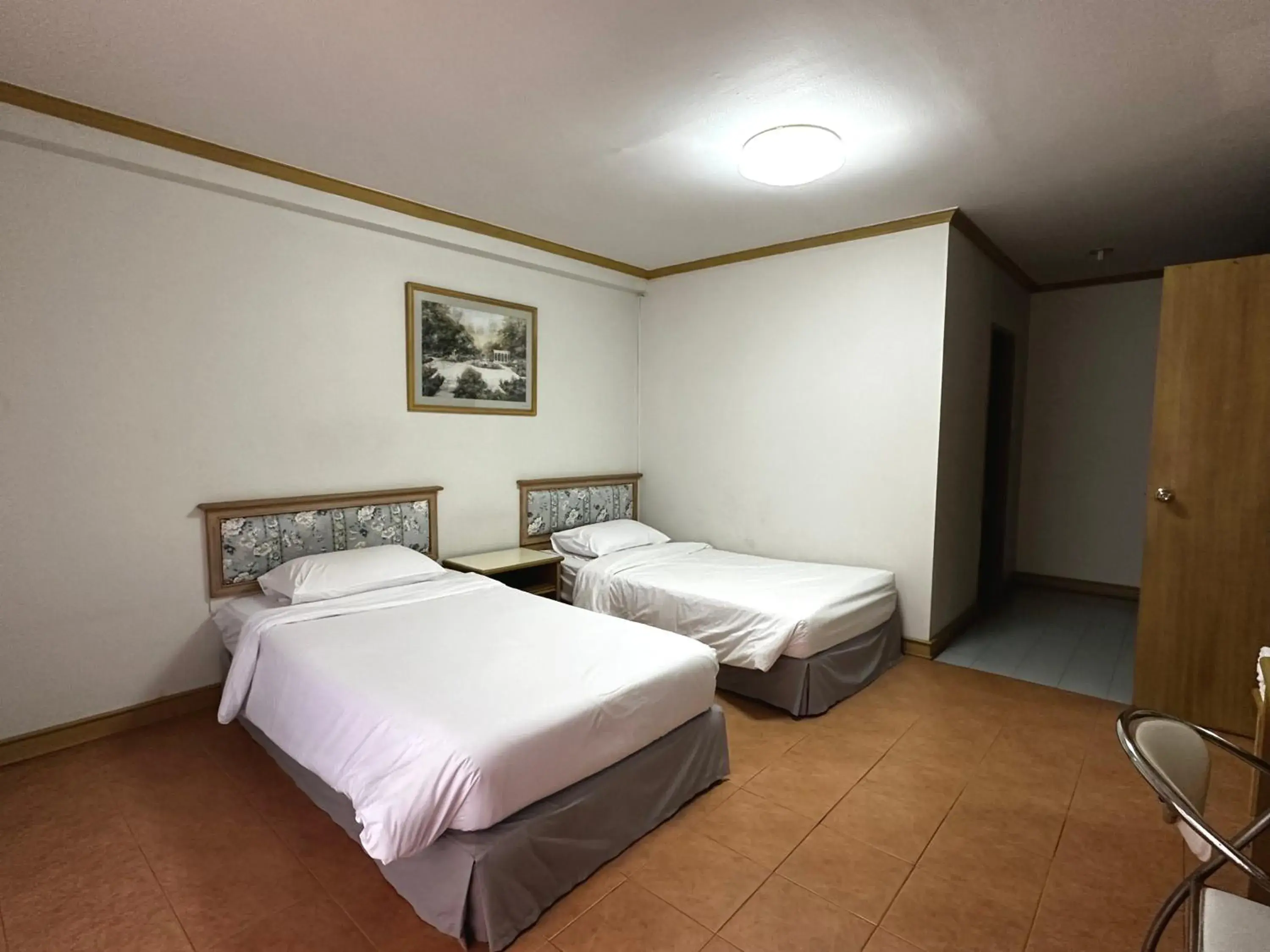 One-Bedroom Suite - single occupancy in Garden Paradise One-Bedroom Suite - single occupancy in Garden Paradise