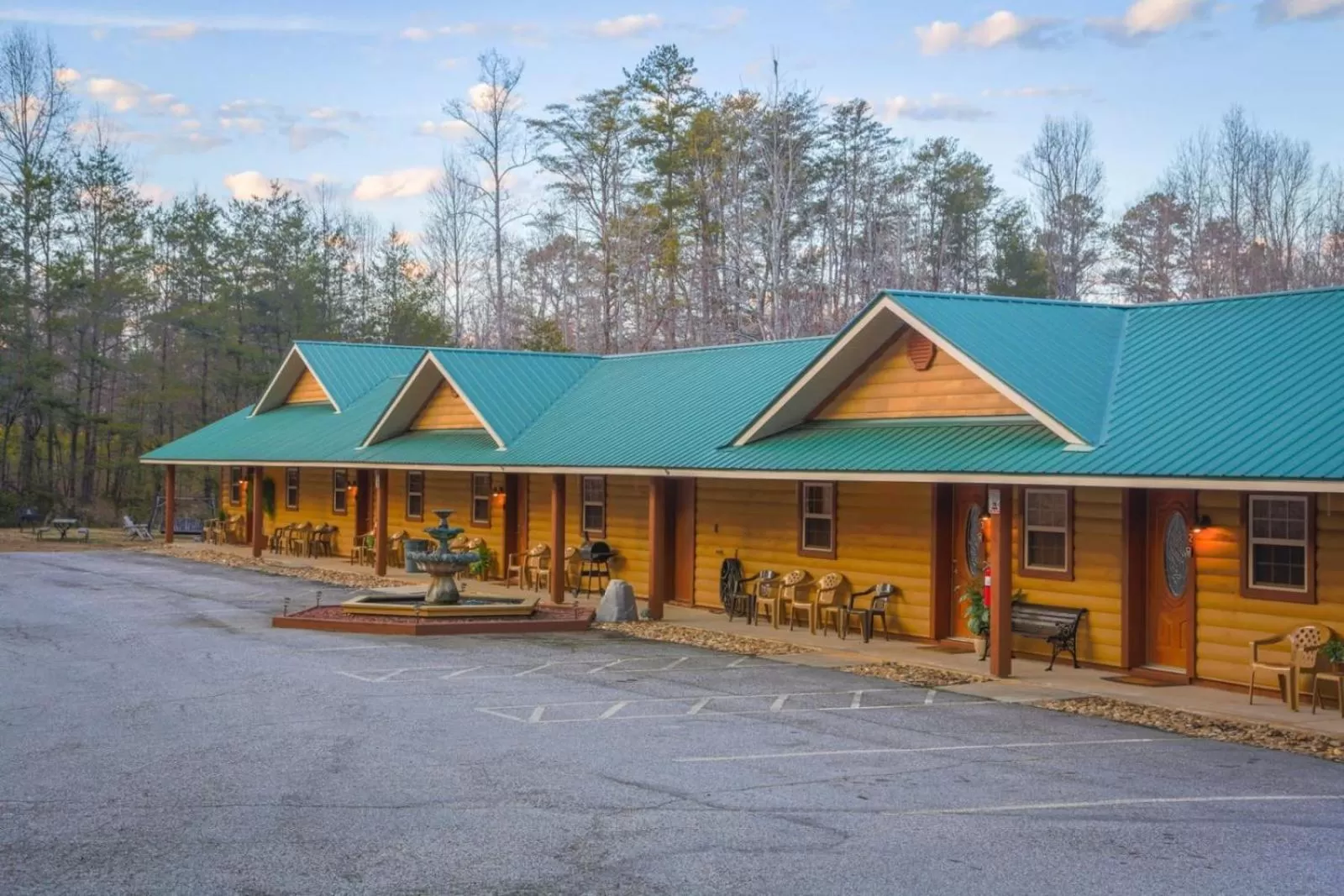 Property Building in Nacoochee valley motel