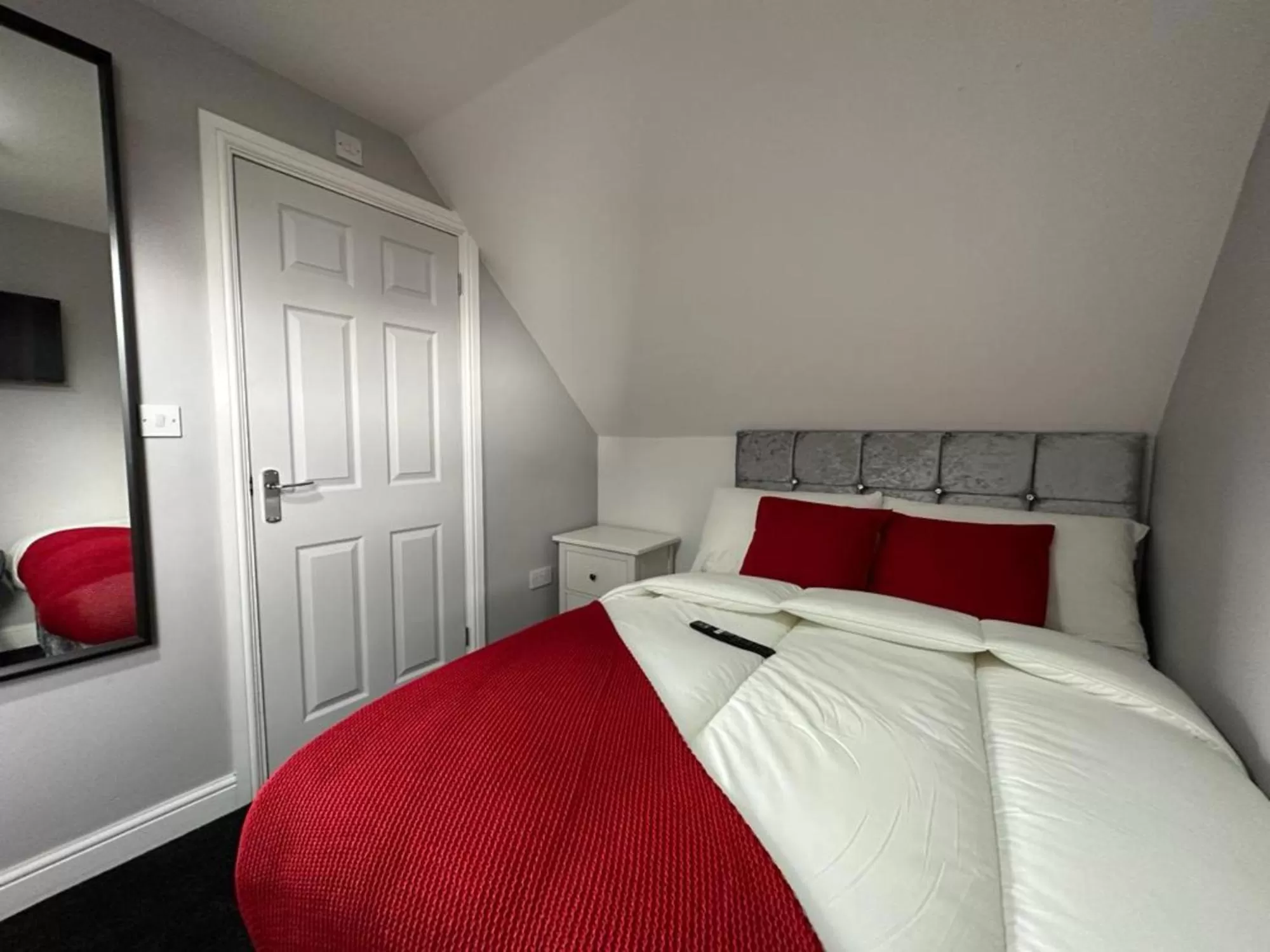 Bed in The Fishpond - Premier Nottingham Studios