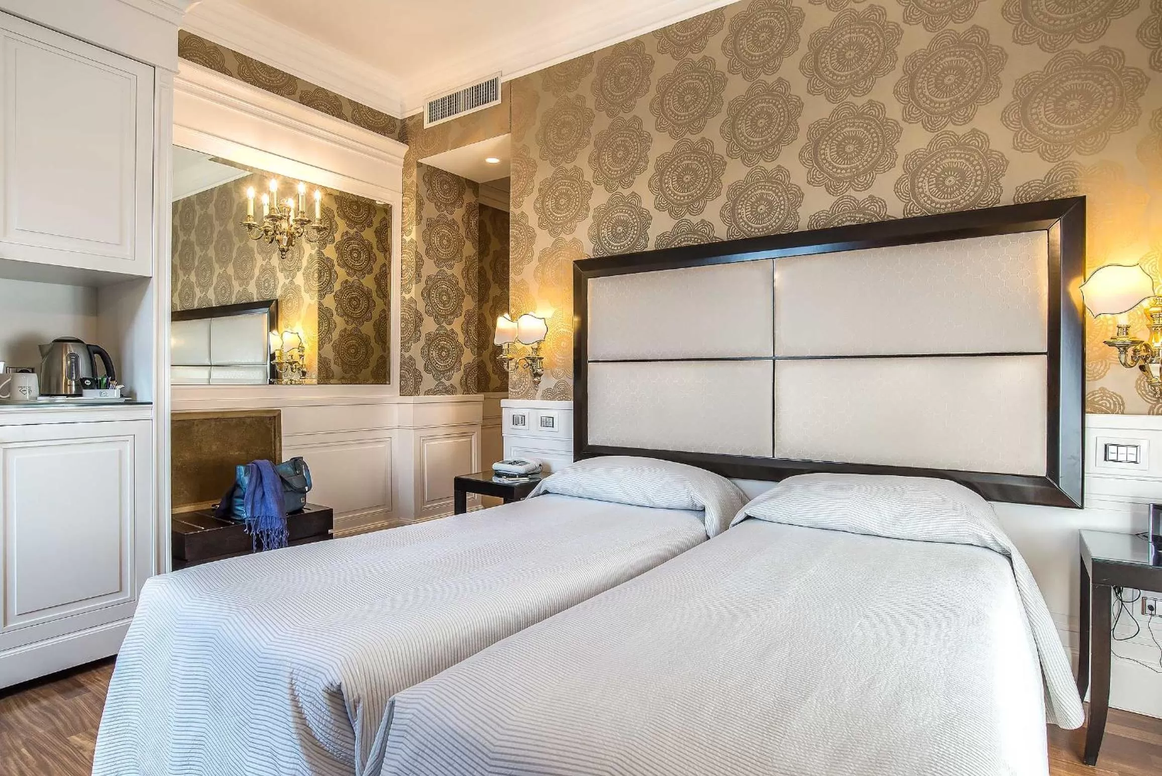 Coffee/tea facilities, Bed in Albergo del Senato