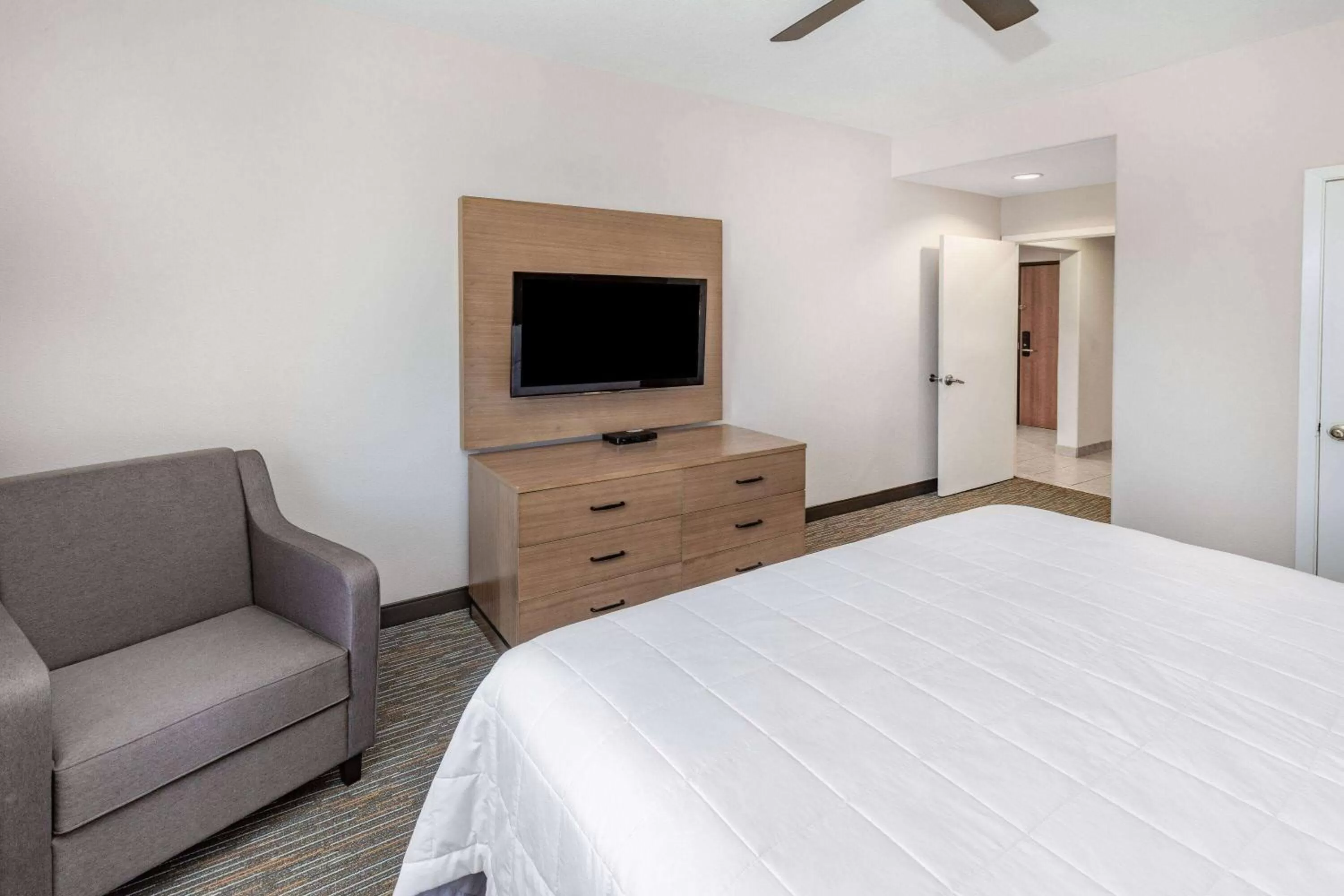 Bed in Wingate by Wyndham Houston Bush Intercontinental Airport