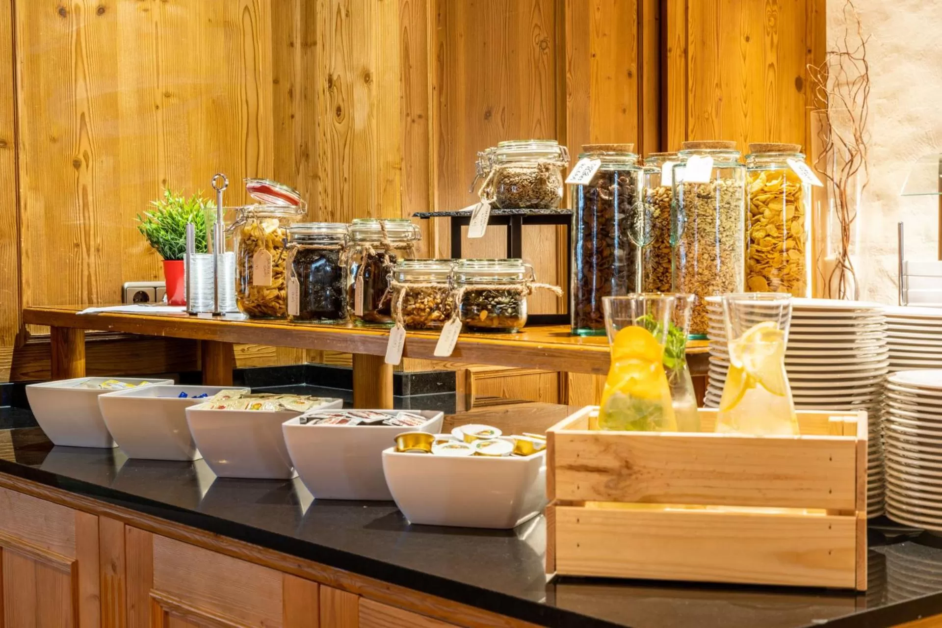 Breakfast in Sporthotel Cristall