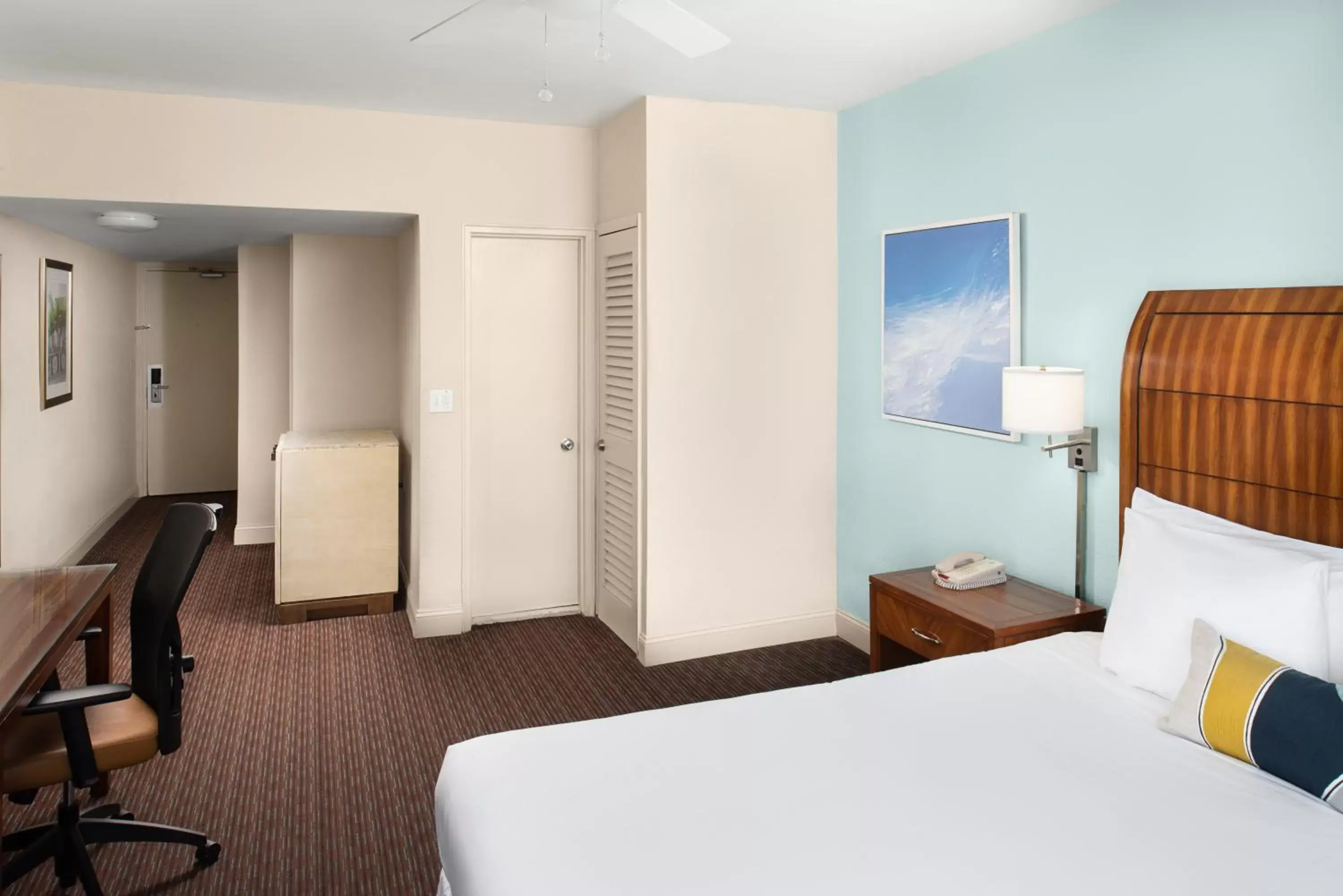 City View King in Sherry Frontenac Oceanfront City View King in Sherry Frontenac Oceanfront