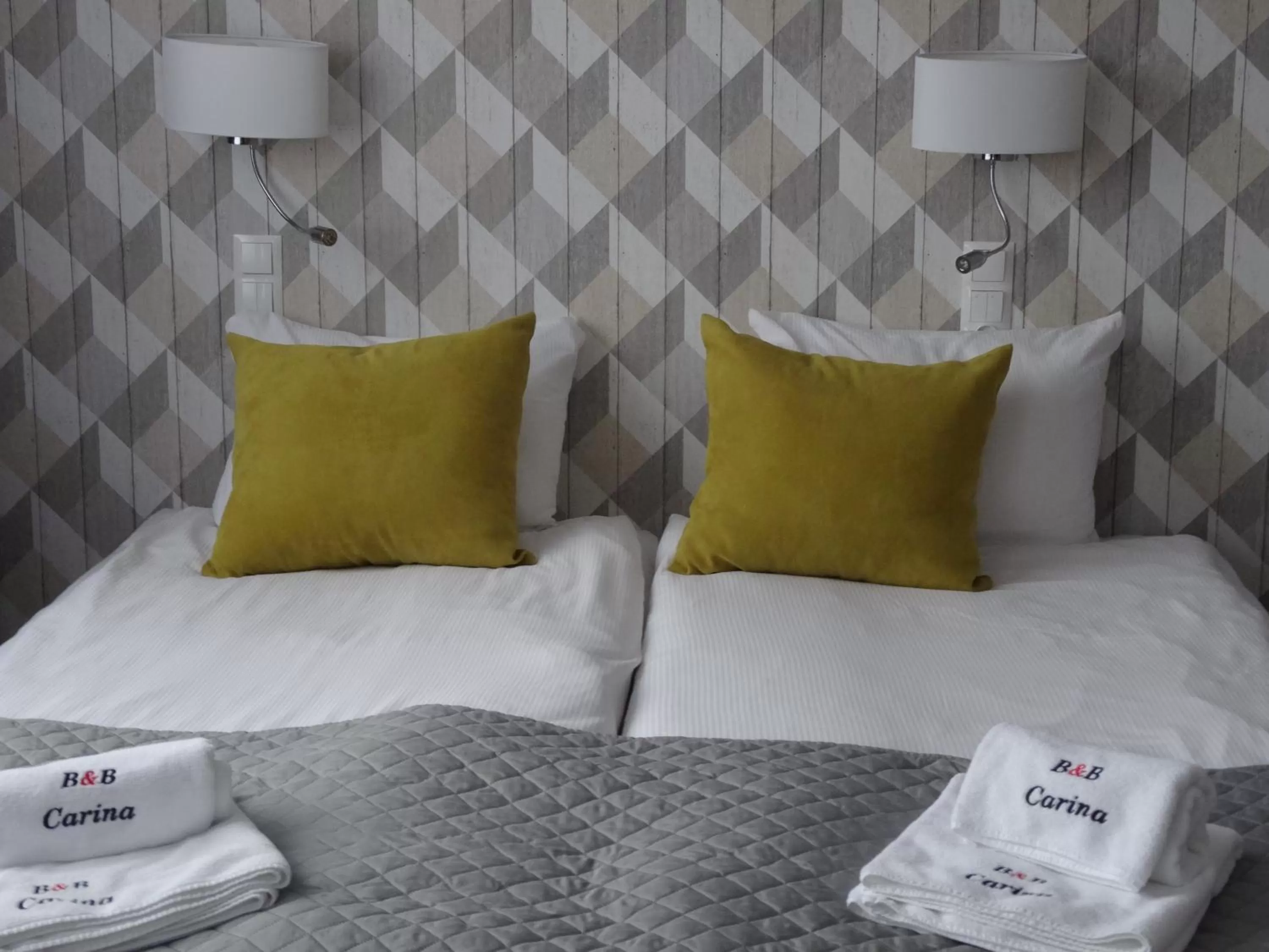 Photo of the whole room, Bed in Carina Hotel