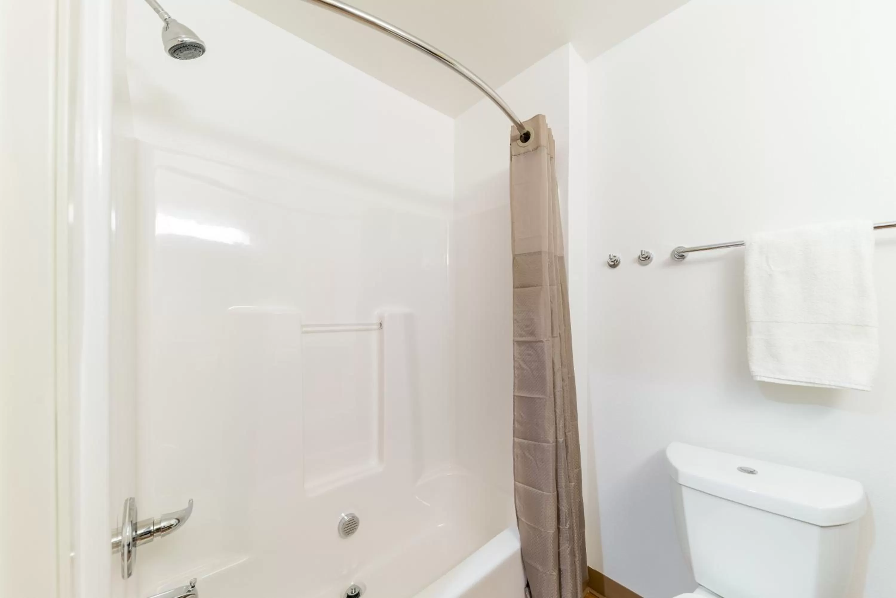 Bathroom in Motel 6 Fort Worth, TX - North - Saginaw