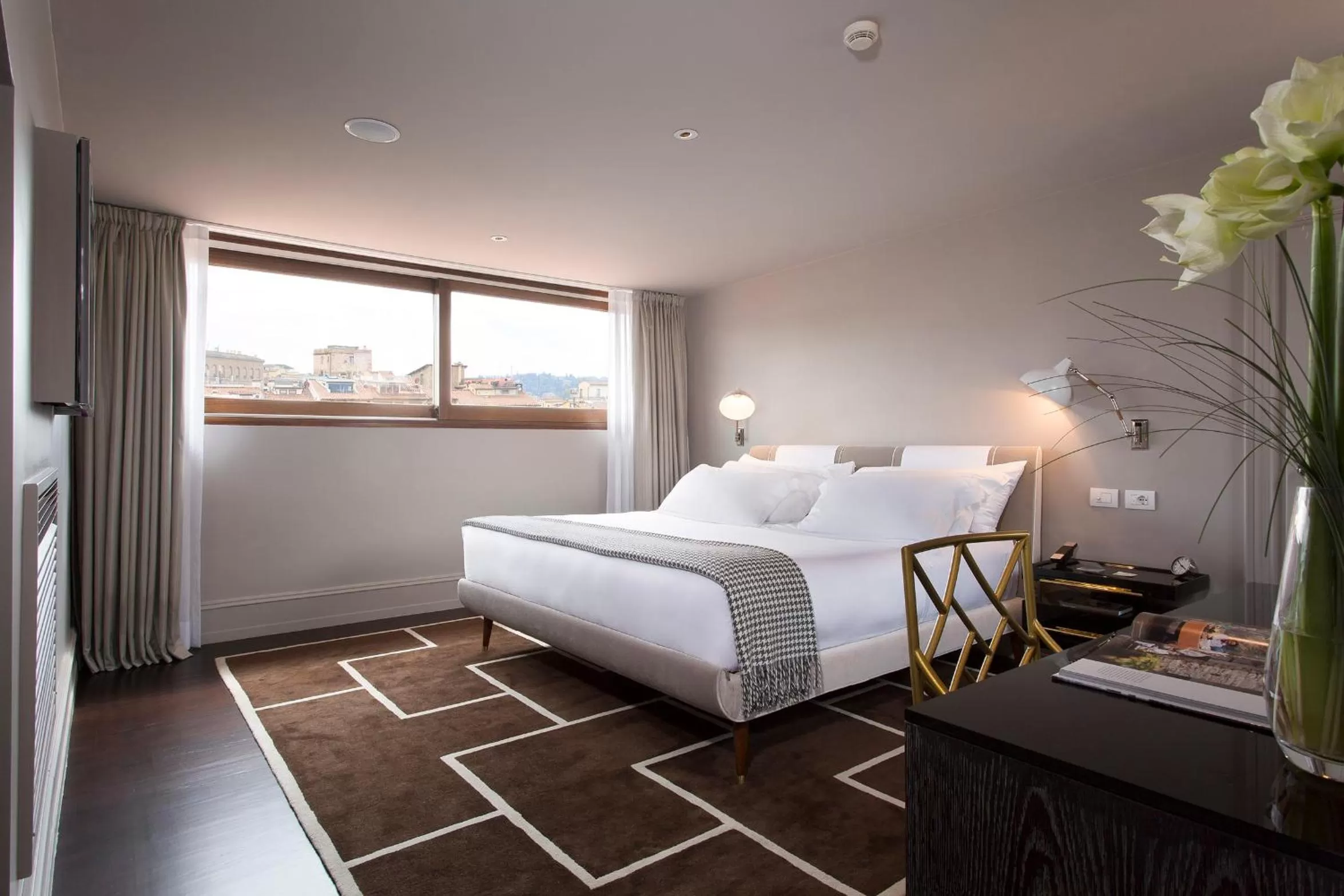 Bedroom, Bed in Portrait Firenze - Lungarno Collection