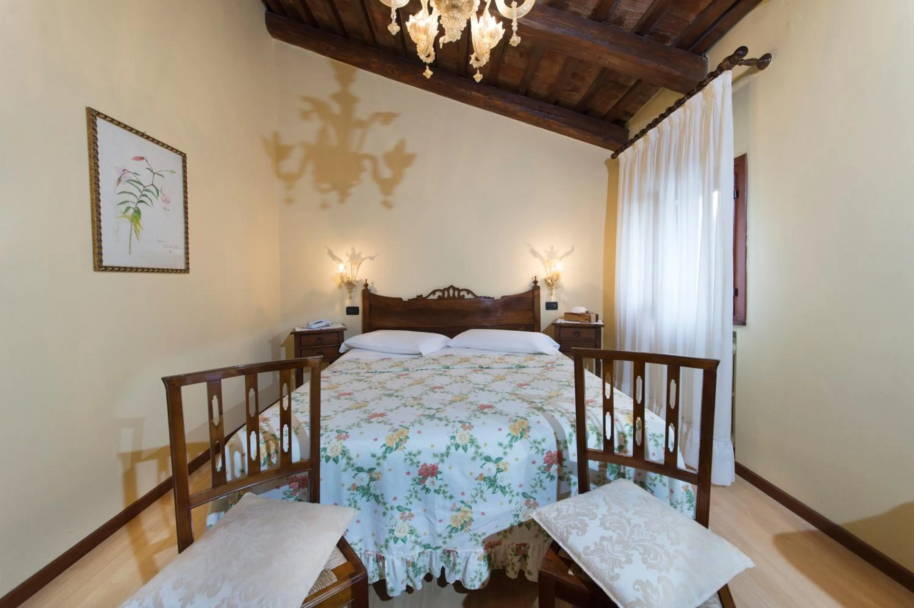 Photo of the whole room in Hotel La Rescossa