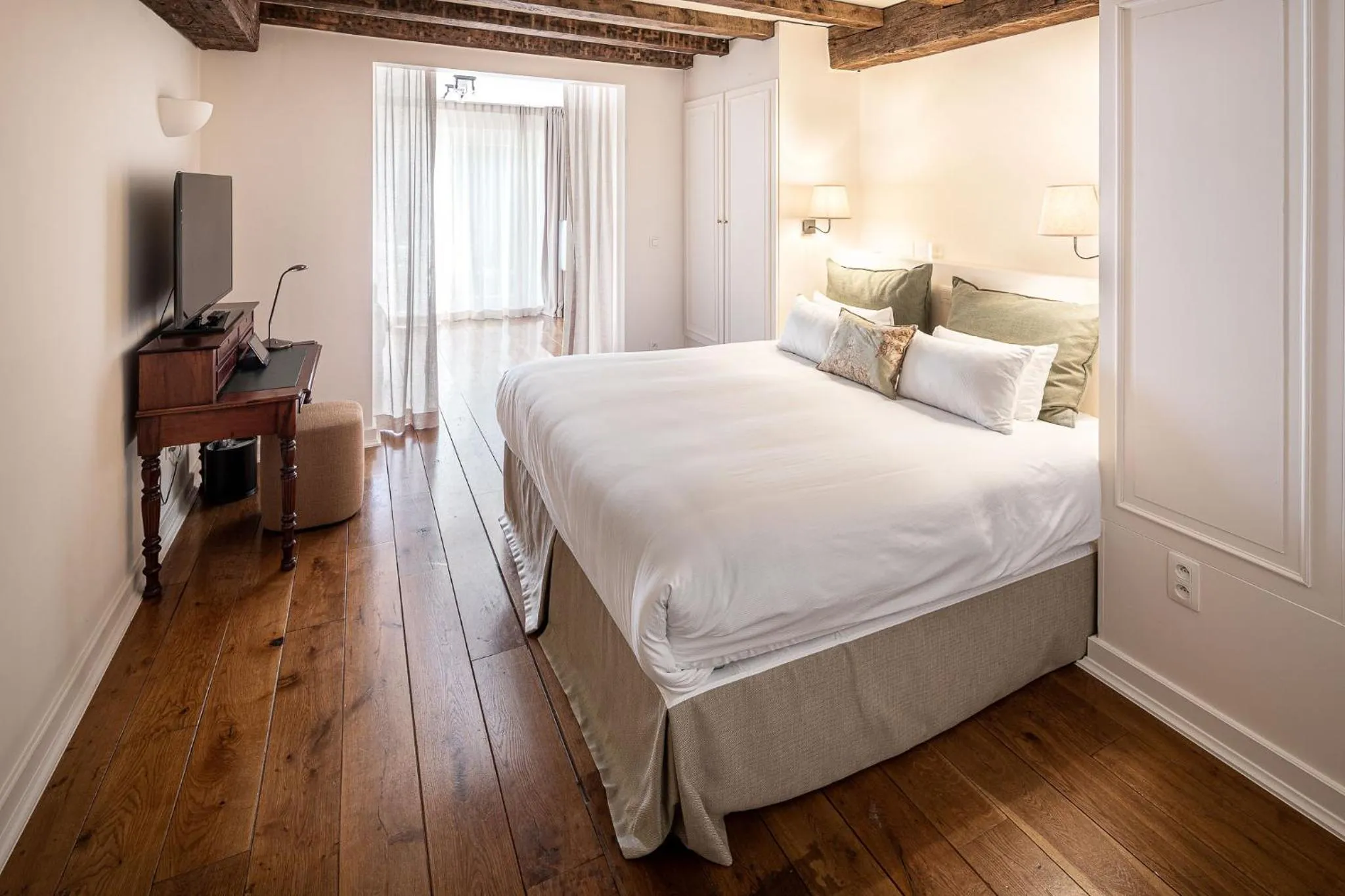 Photo of the whole room, Bed in De Tuilerieën - Small Luxury Hotels of the World