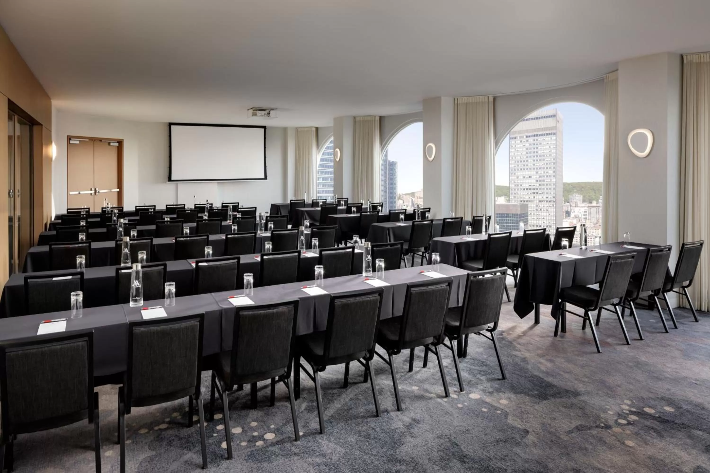 Meeting/conference room in Montreal Marriott Chateau Champlain