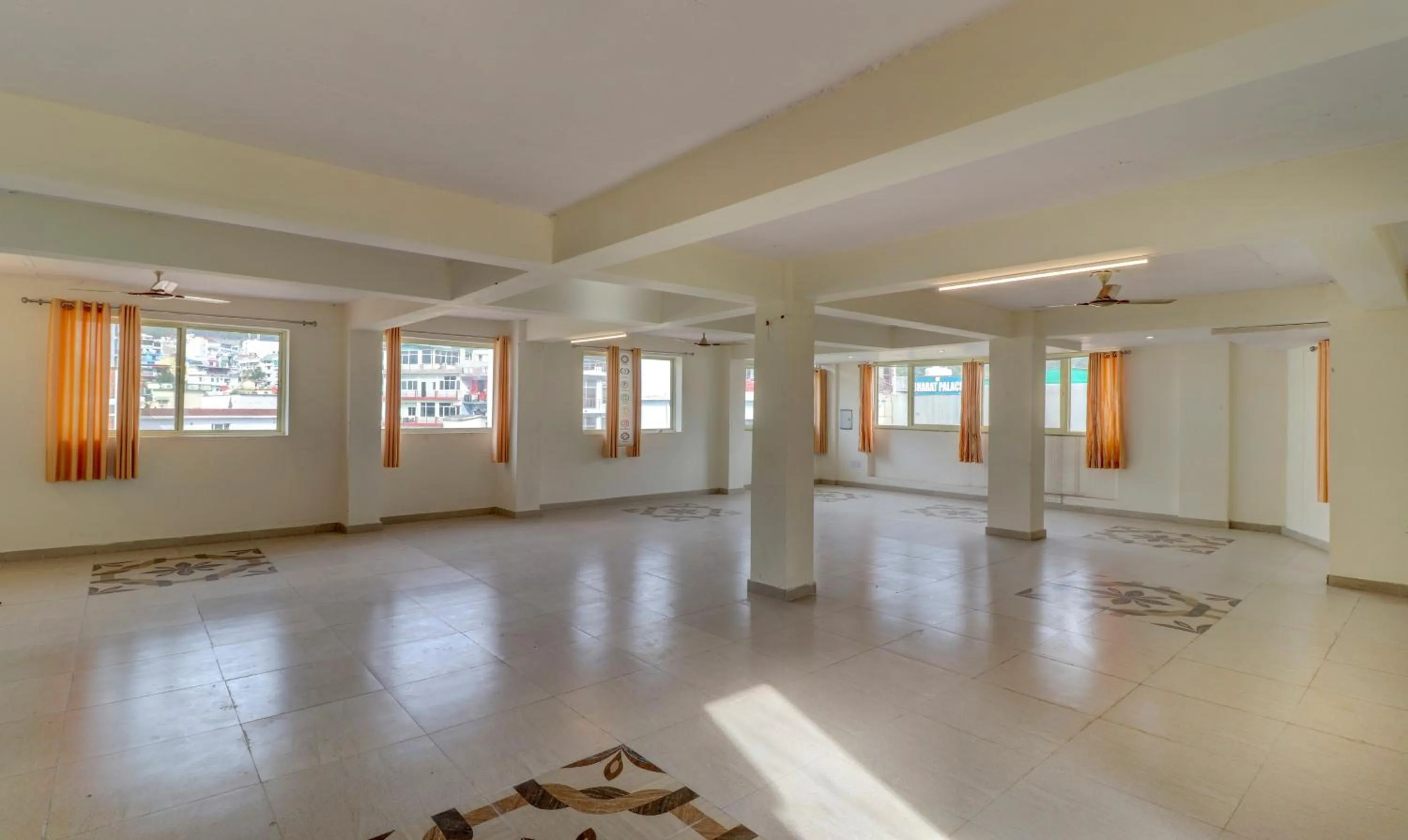 Parking in Itsy Hotels NV, Tapovan