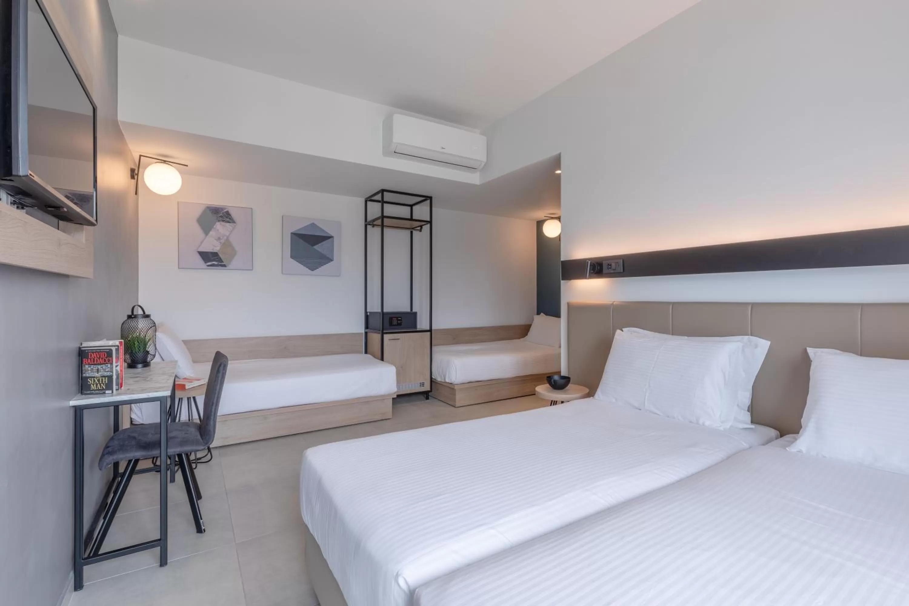 Bed in Hotel Avra by Smile hotels - Free Airport Shuttle