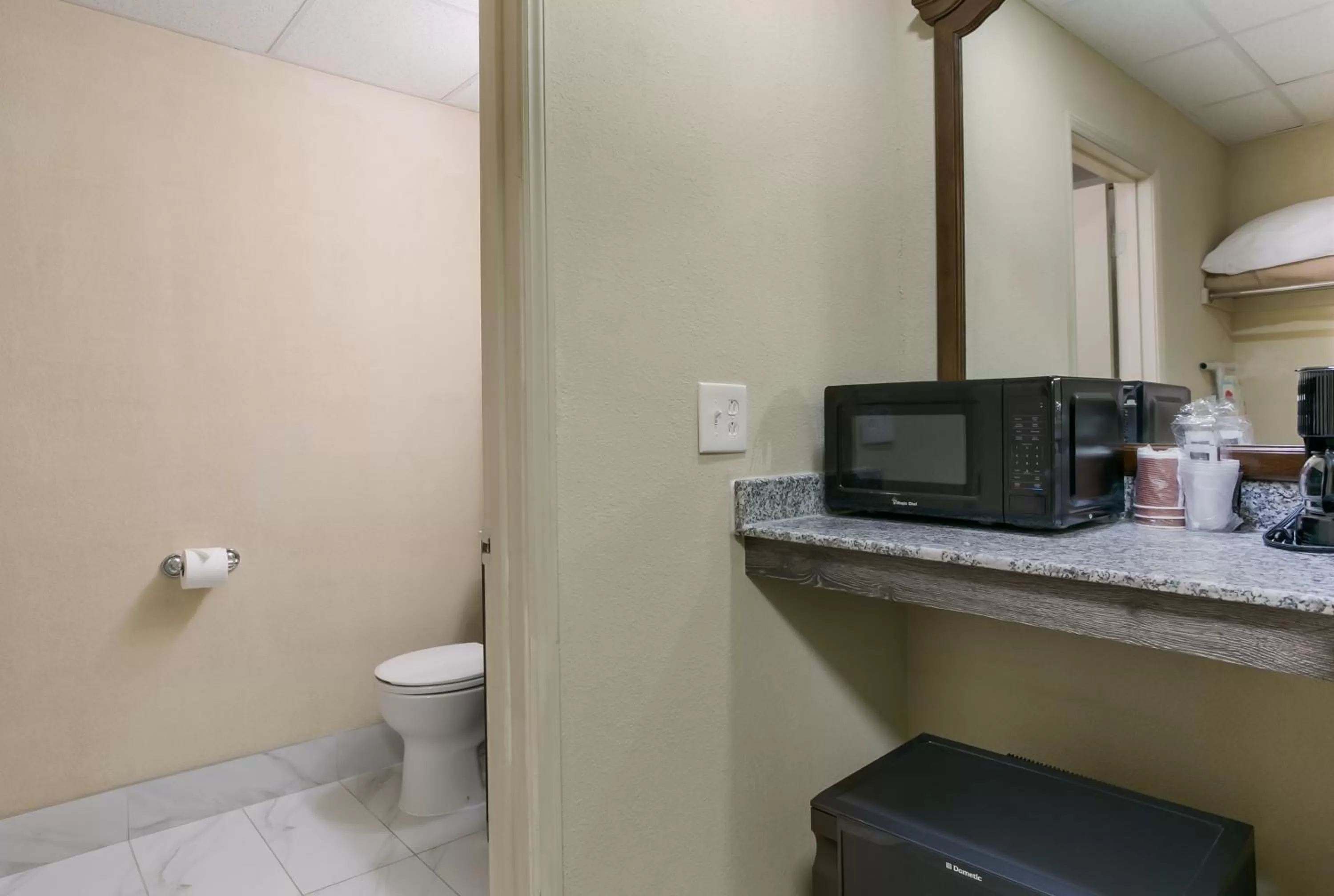 minibar in Eisenhower Hotel and Conference Center