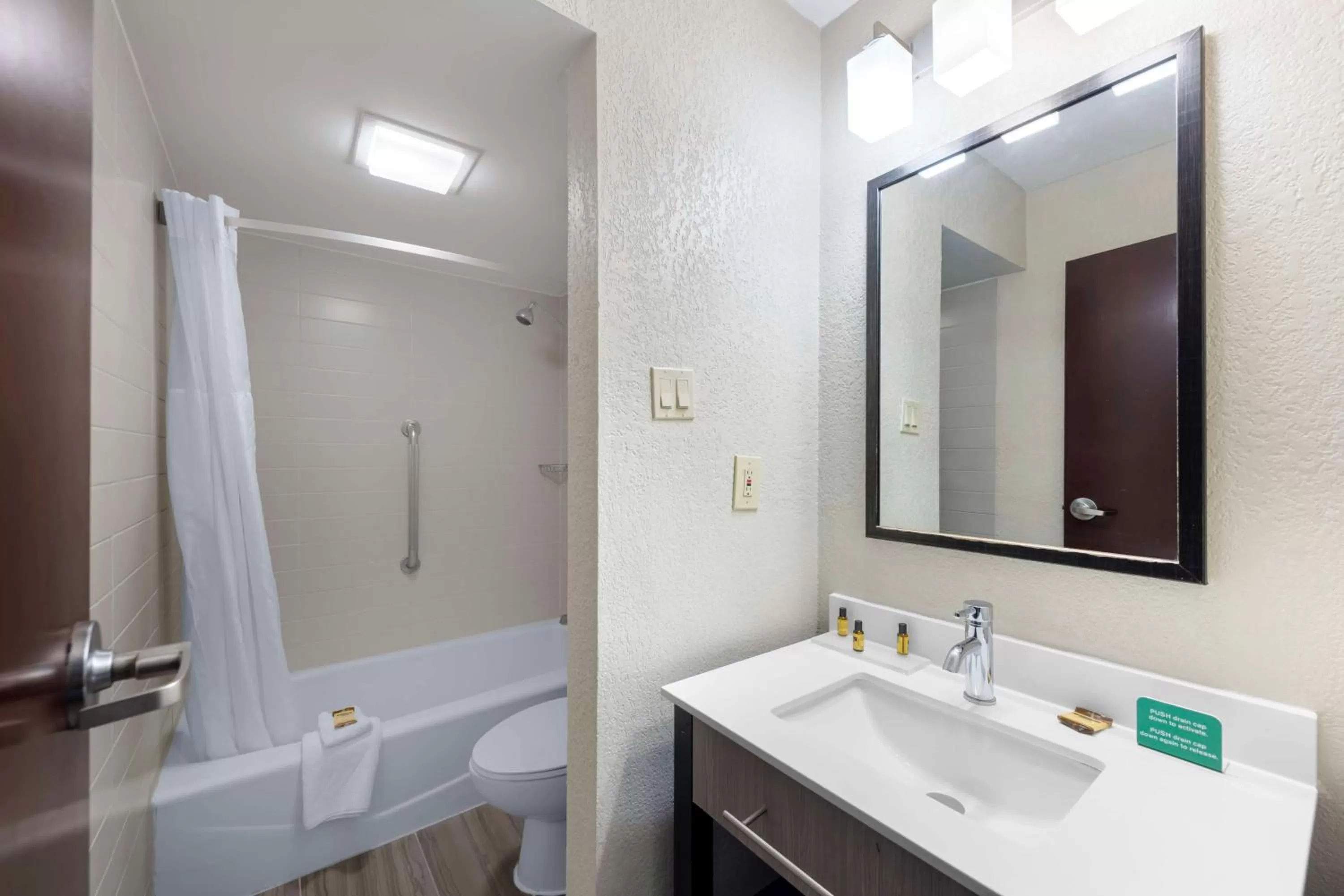 Bathroom in Best Western Plus Austin Central