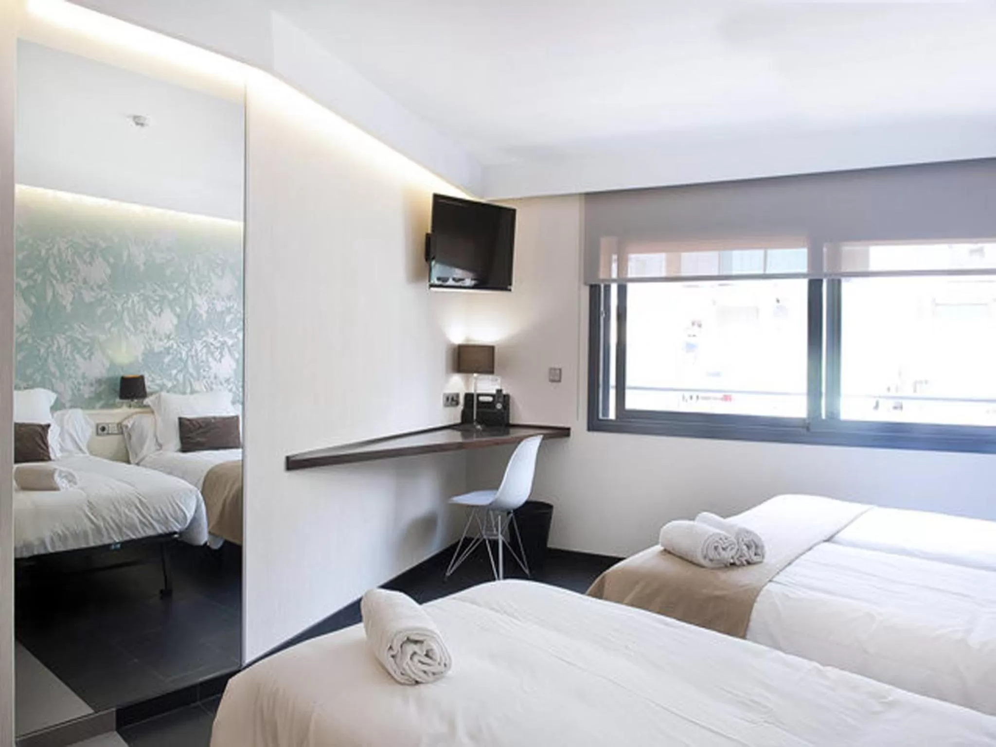 Bed in Barcelona Fifteen central Aparthotel