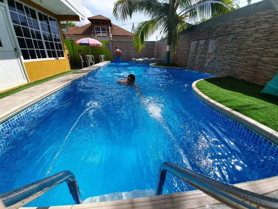 People, Swimming Pool in Jackuri Casa Hospedaje