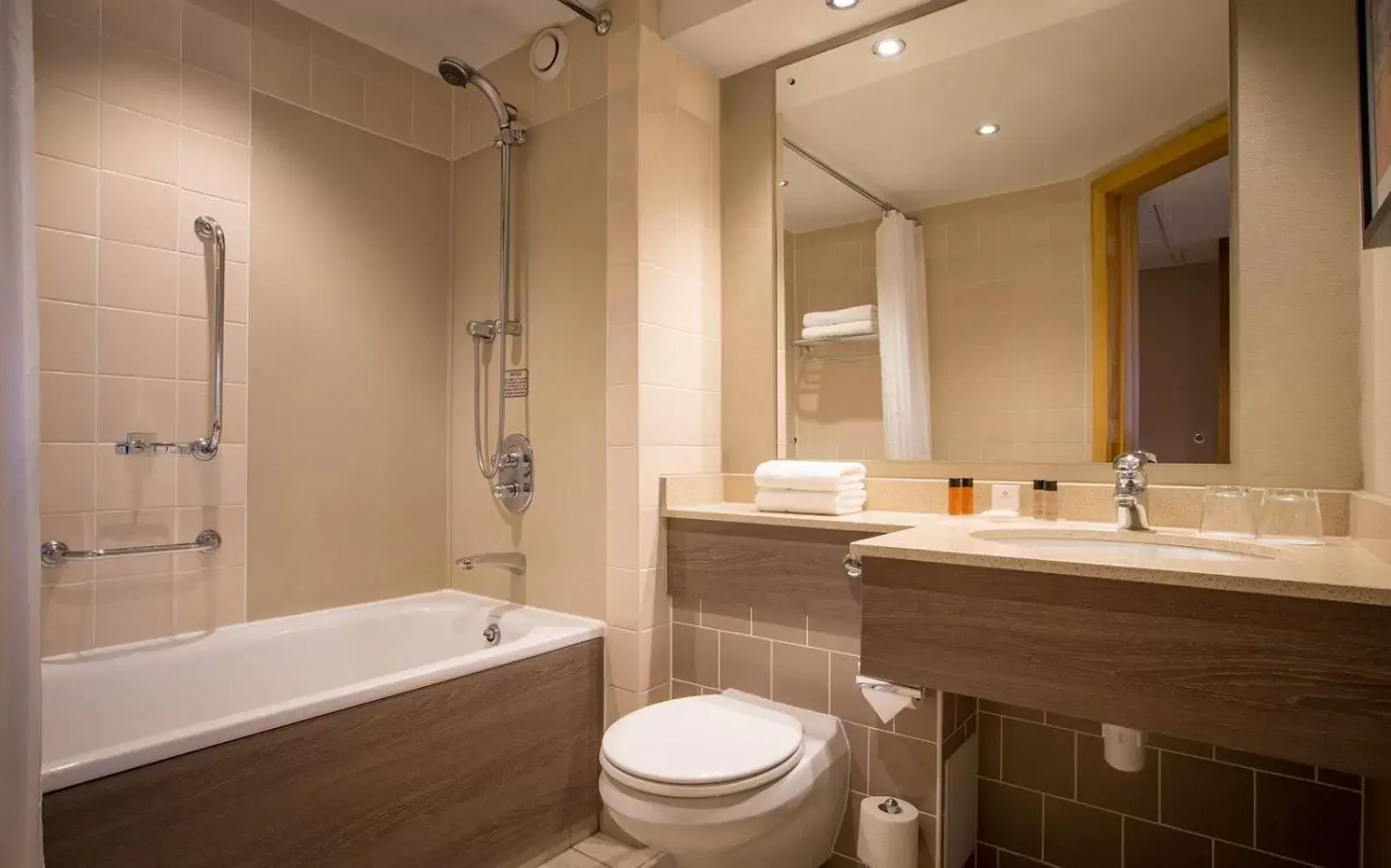 Deluxe Double Room in Clayton Hotel, Manchester Airport Deluxe Double Room in Clayton Hotel, Manchester Airport