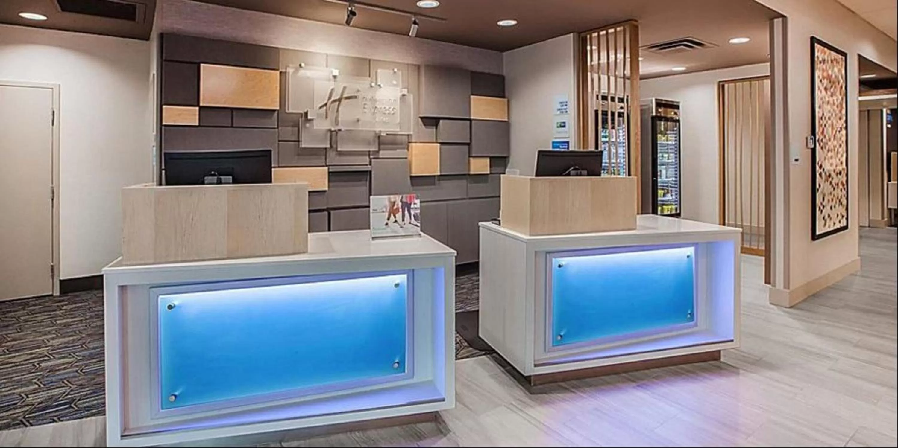 Lobby or reception in Holiday Inn Express & Suites - The Dalles by IHG