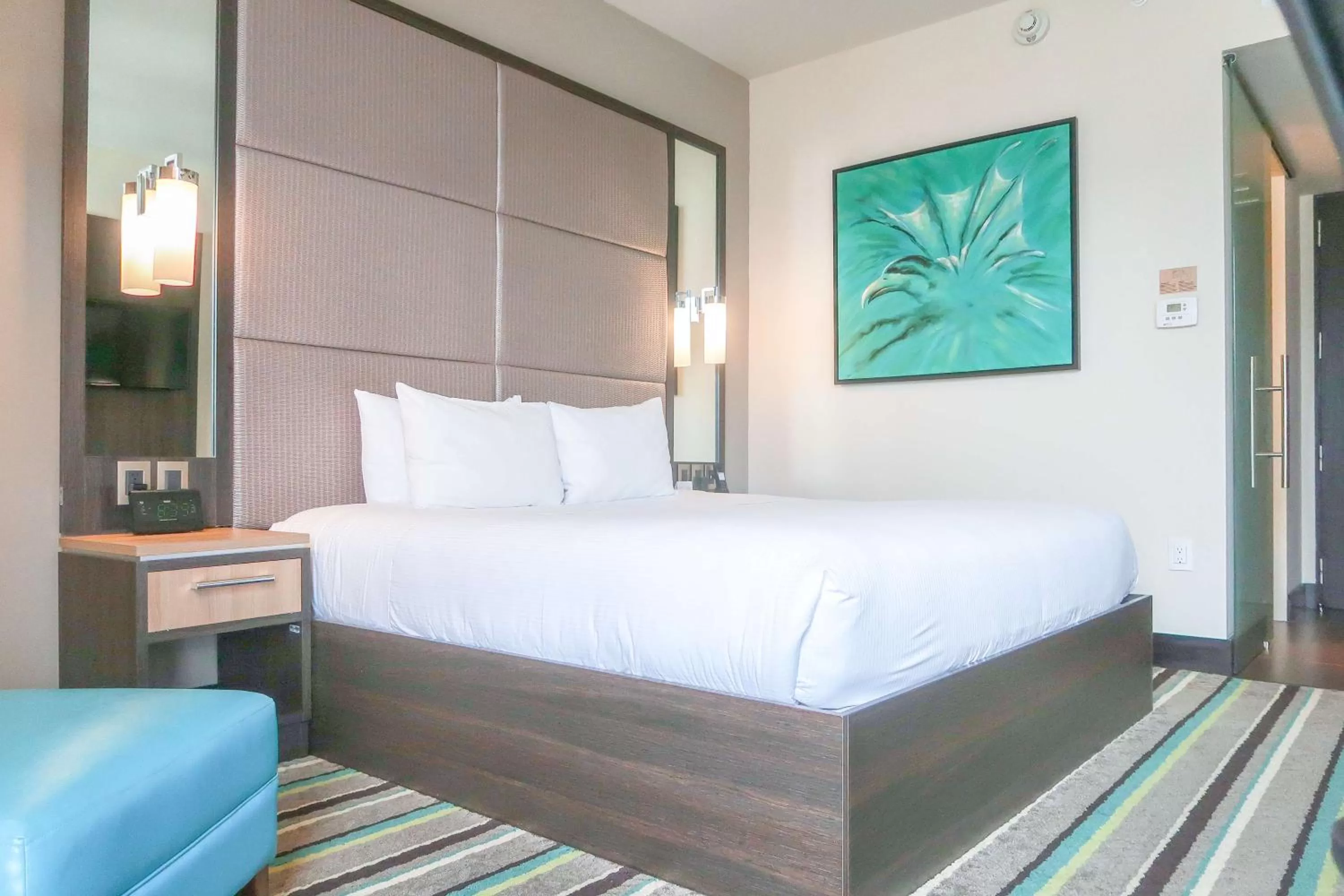 Photo of the whole room, Bed in Hilton Garden Inn San Jose La Sabana, Costa Rica