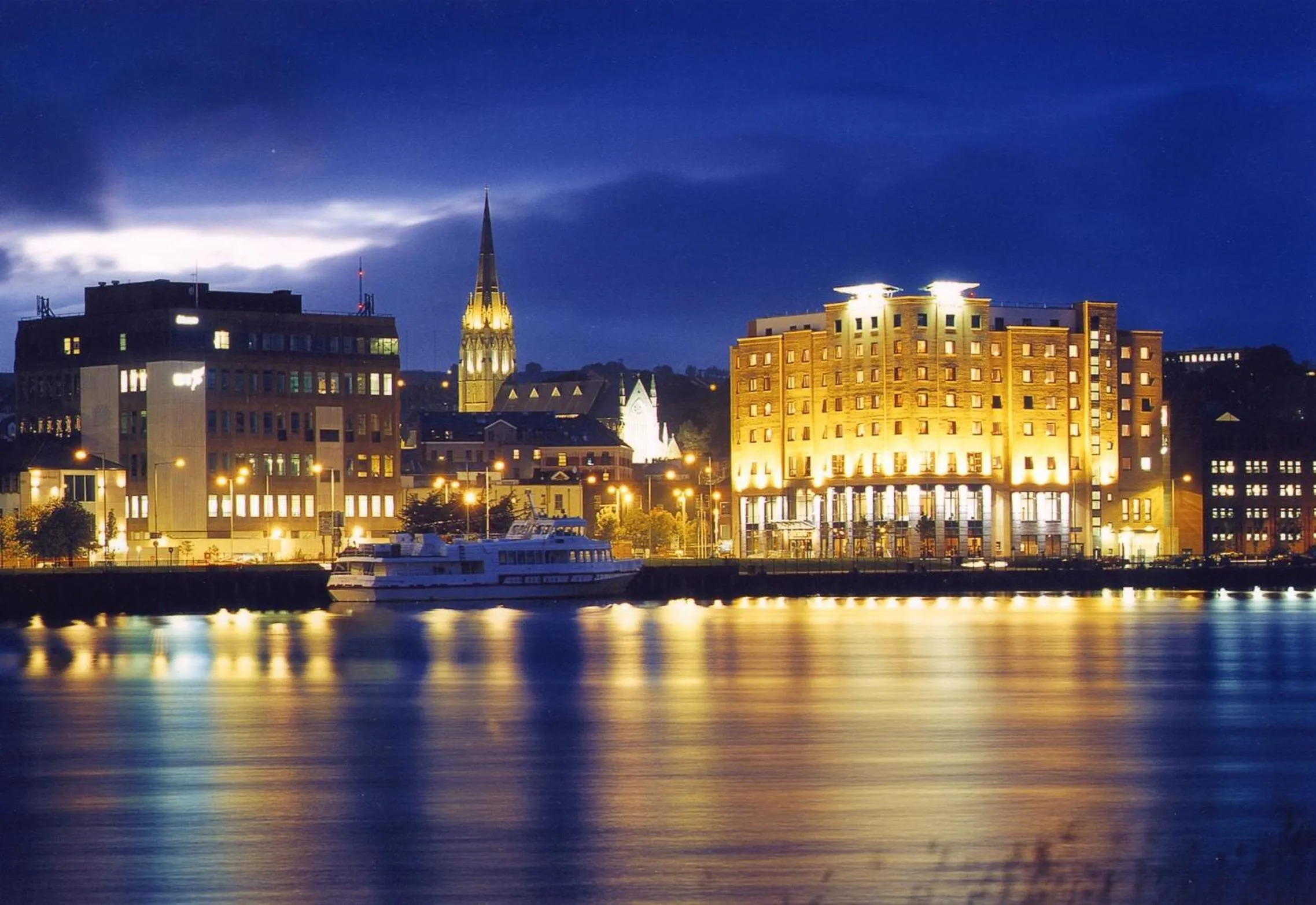 Facade/entrance in City Hotel