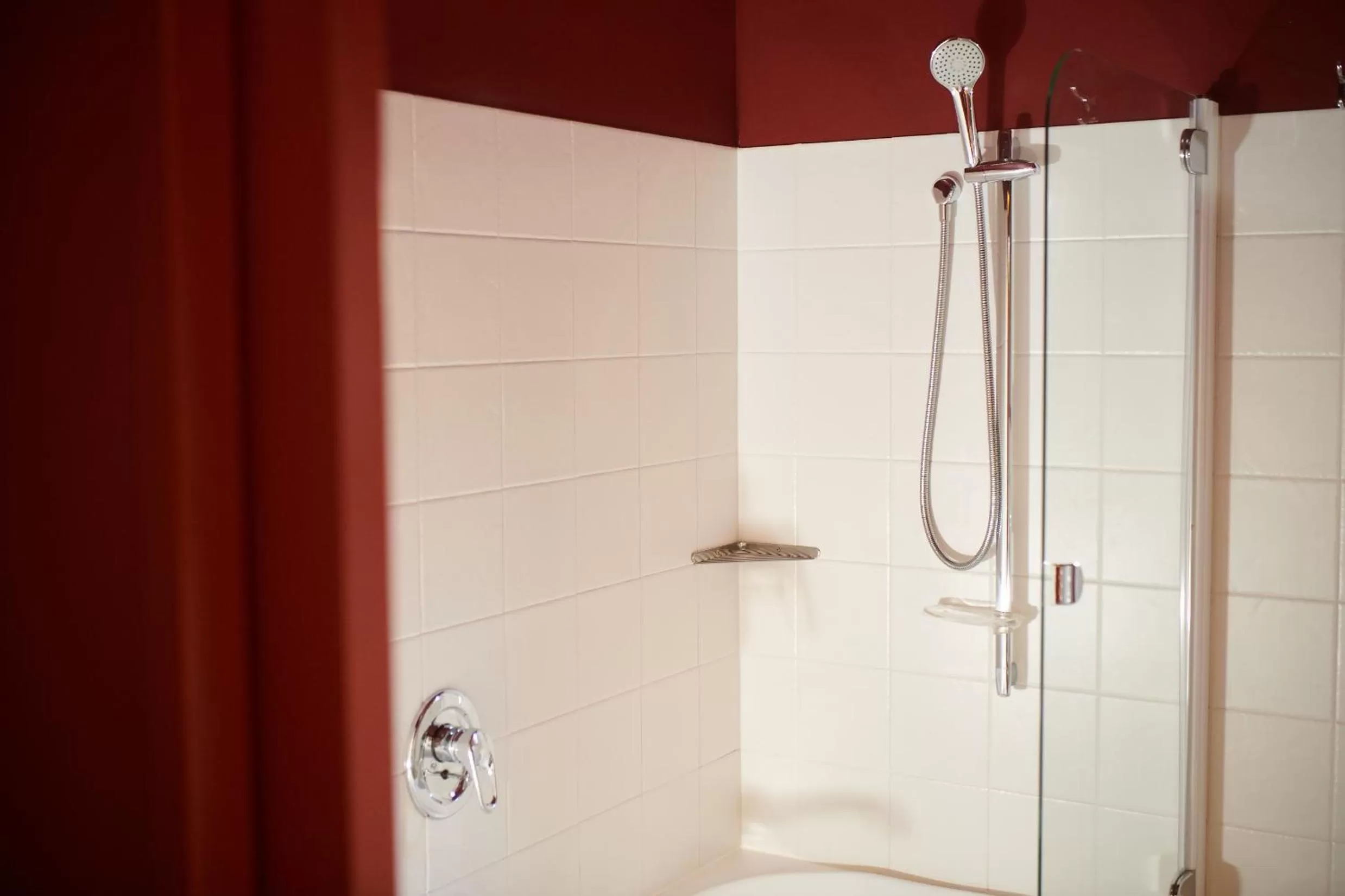 Bathroom in The Central Hotel Queenstown, A Naumi Chapter