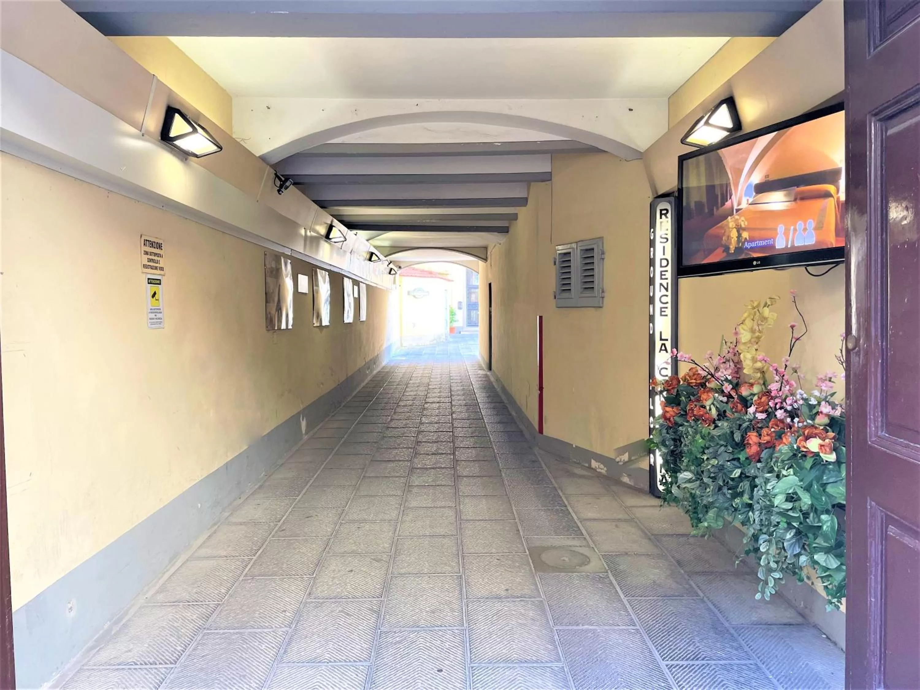 Facade/entrance in Residence La Contessina