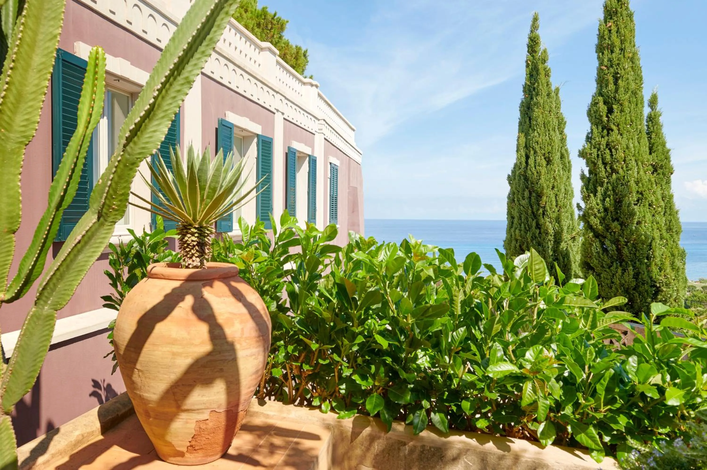 Property building in Villa Paola