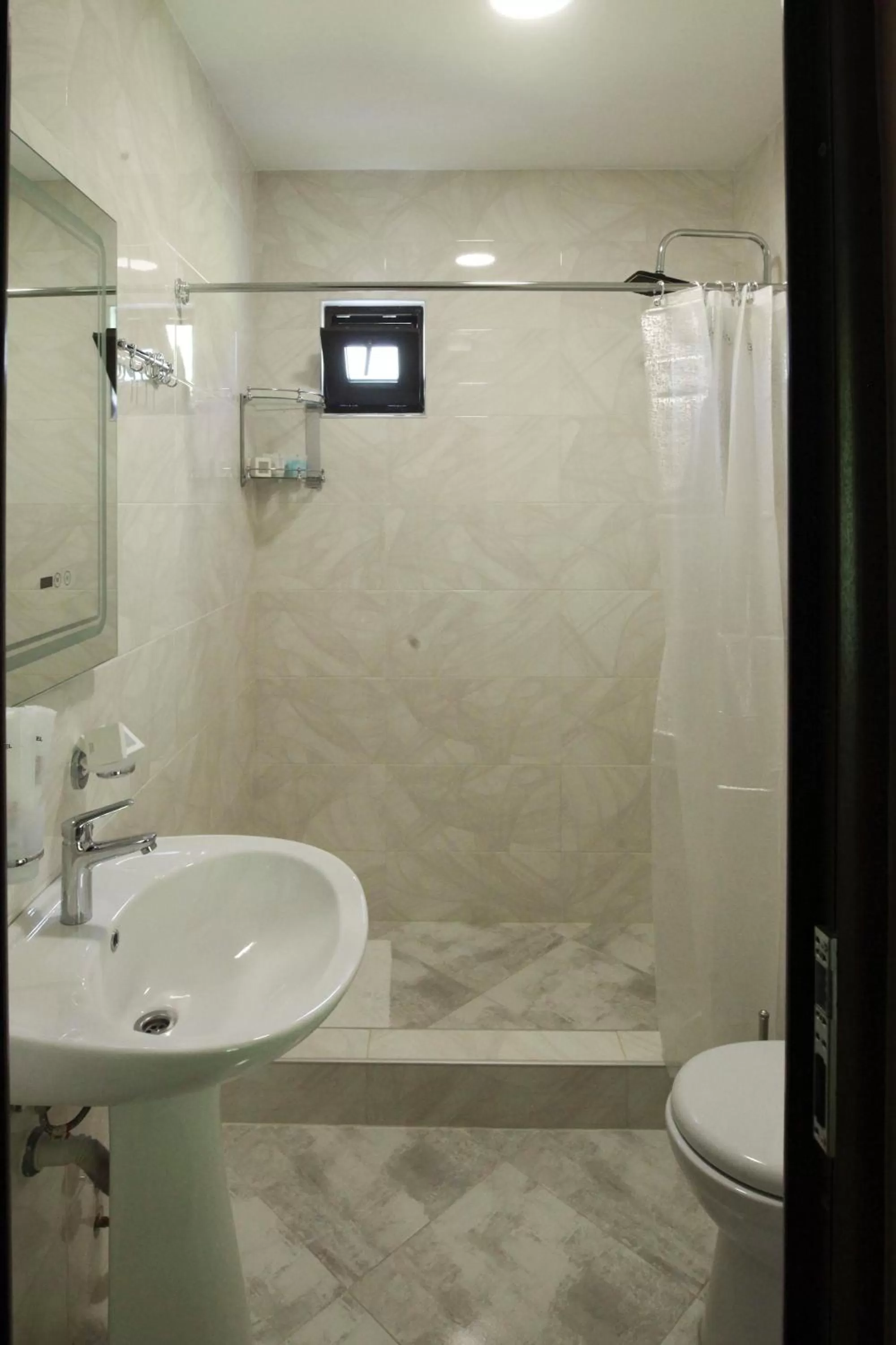 Bathroom in Hotel Patriot