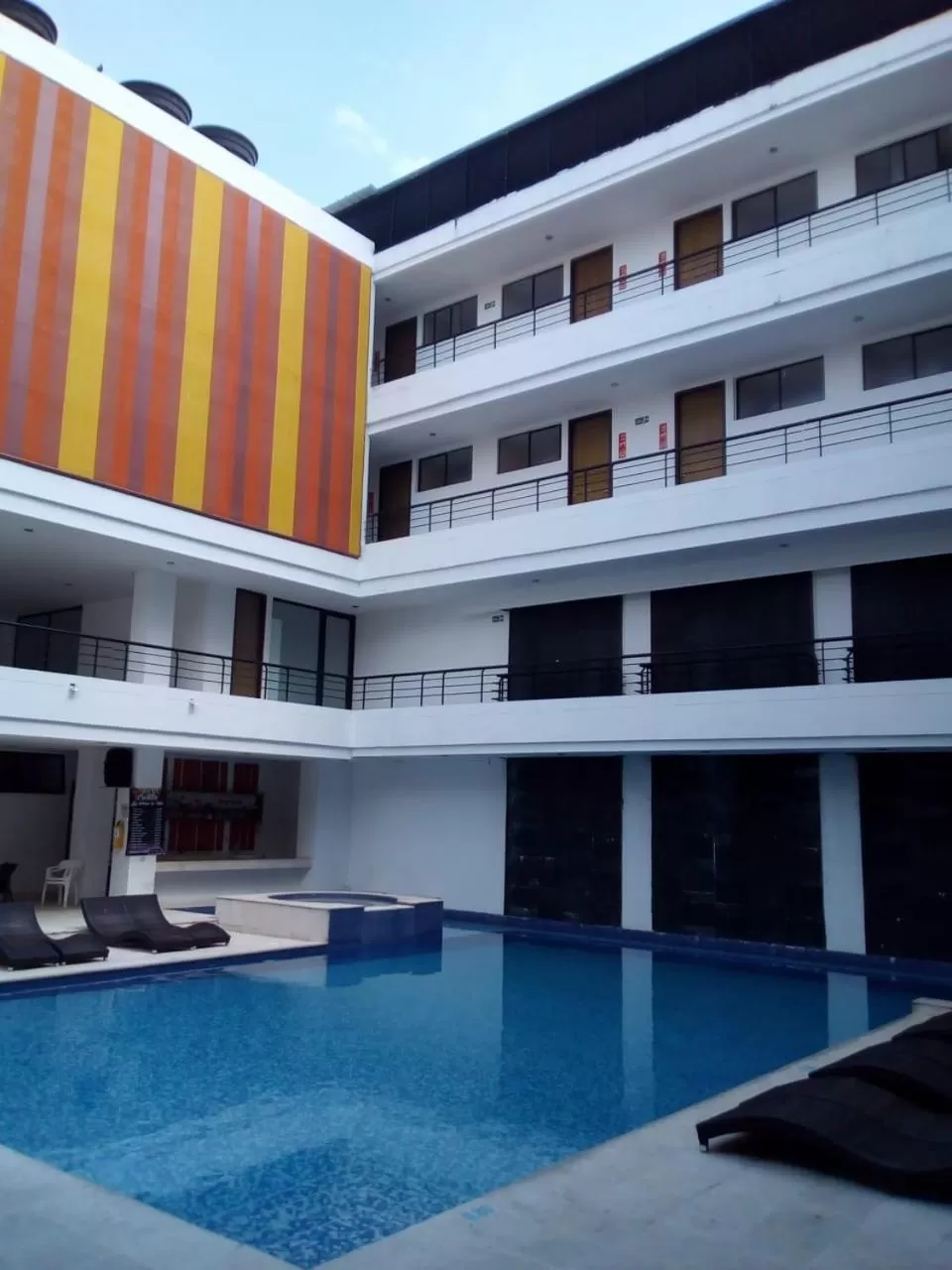 Pool view in Suite Sumapaz Hotel