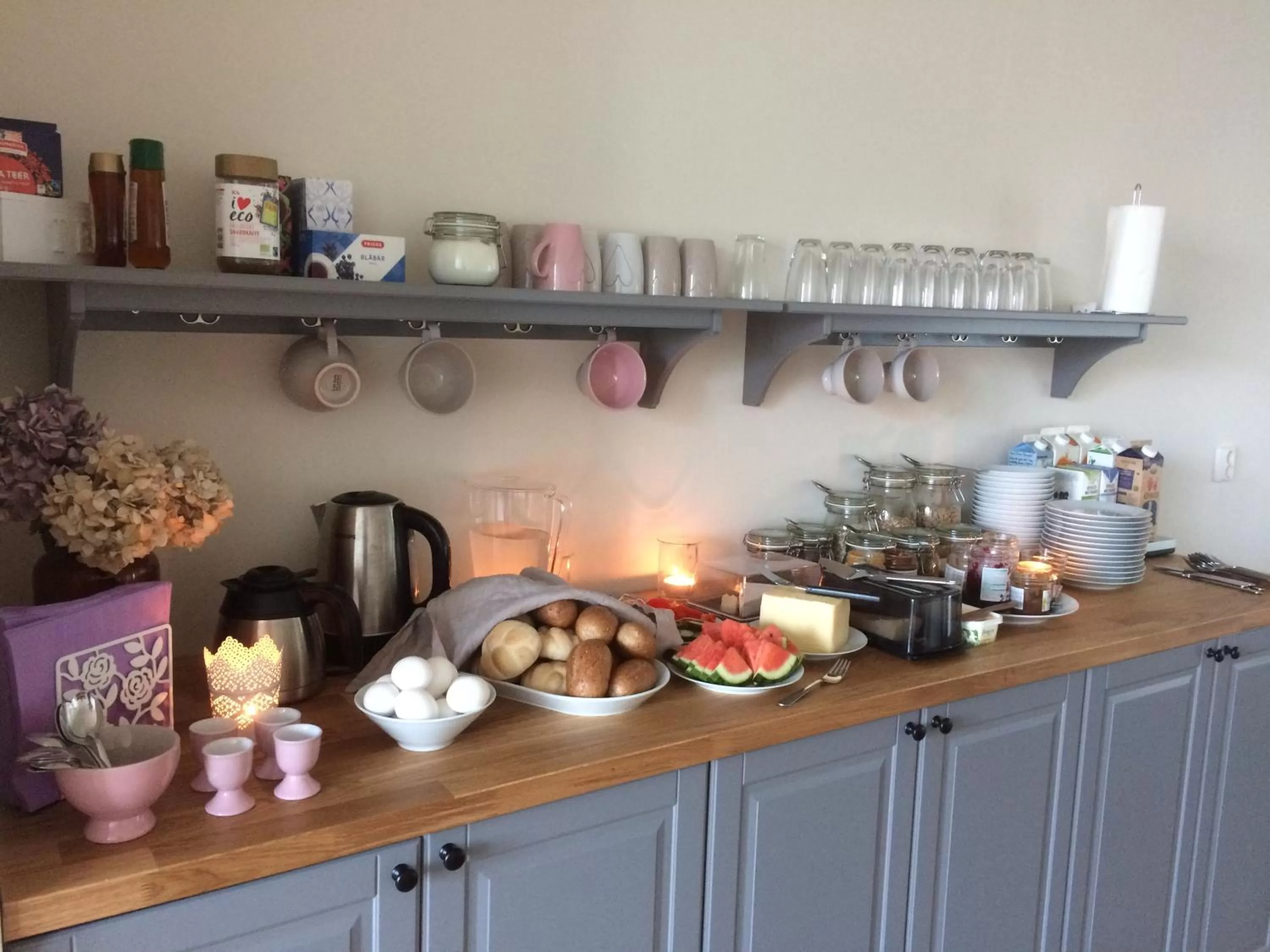 Breakfast in Ölands Yoga Studio & Islandshästar, Stugor & Rum