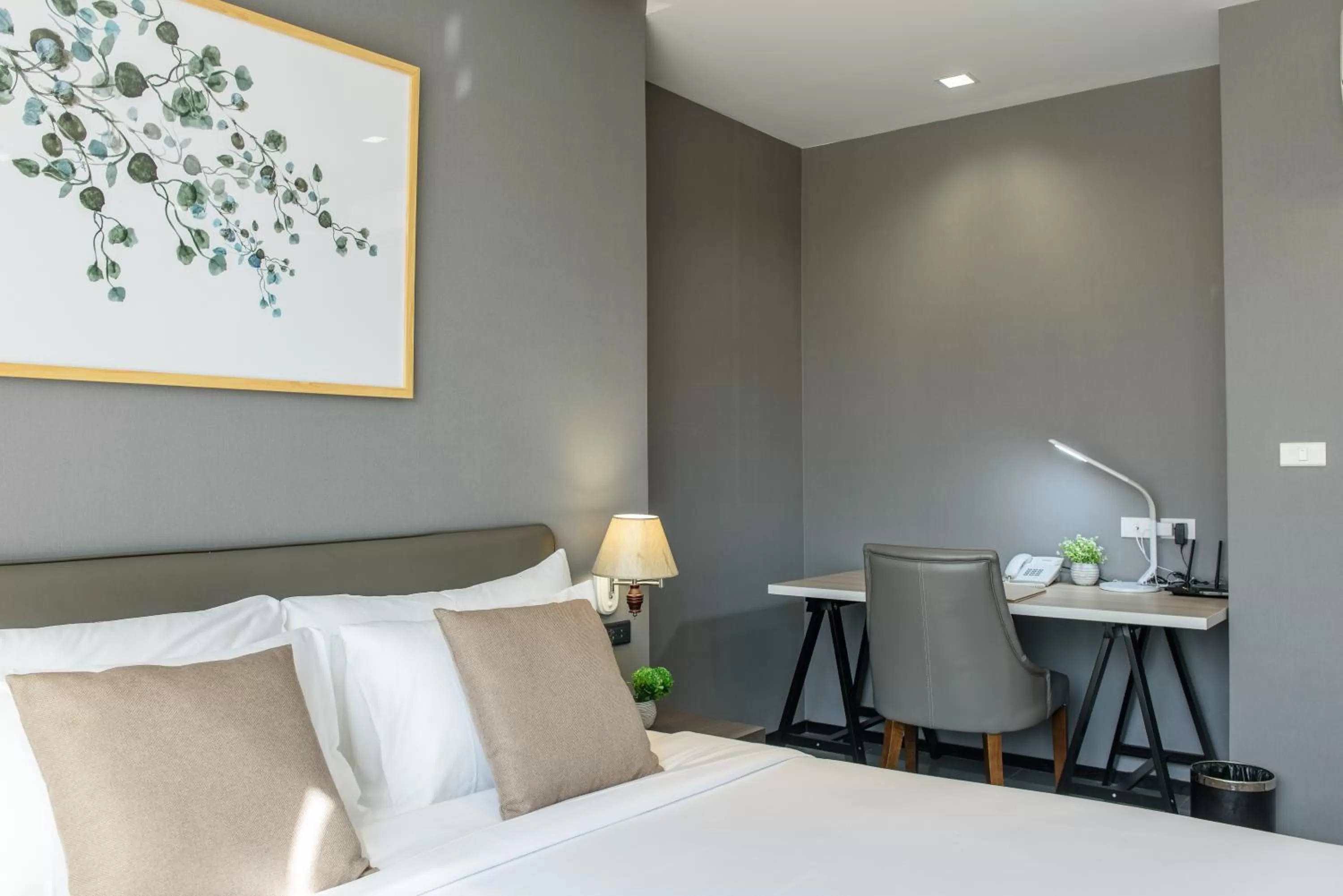 Bedroom, Bed in Alix Bangkok Hotel