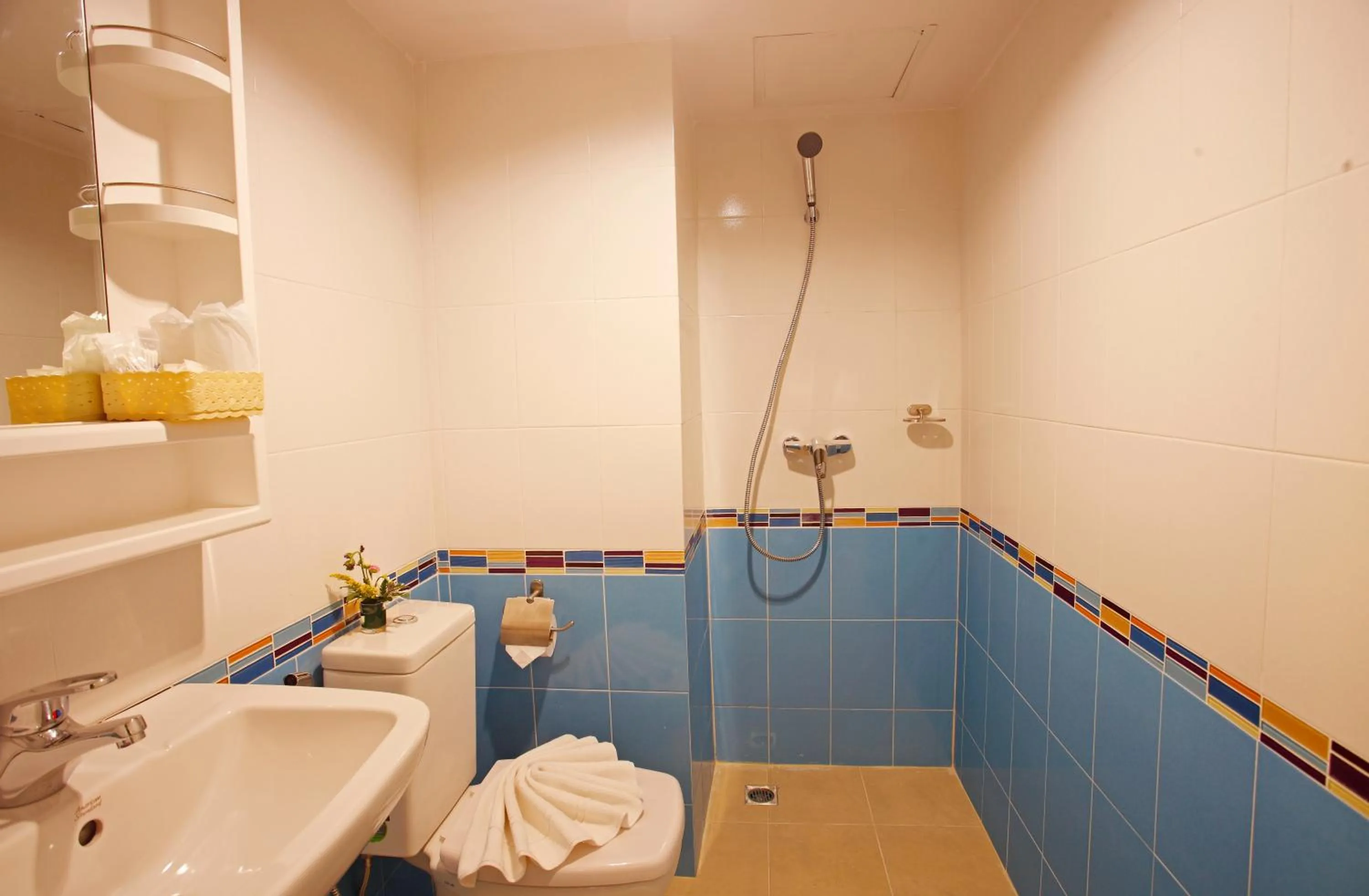 Shower in ON Hotel Phuket - SHA
