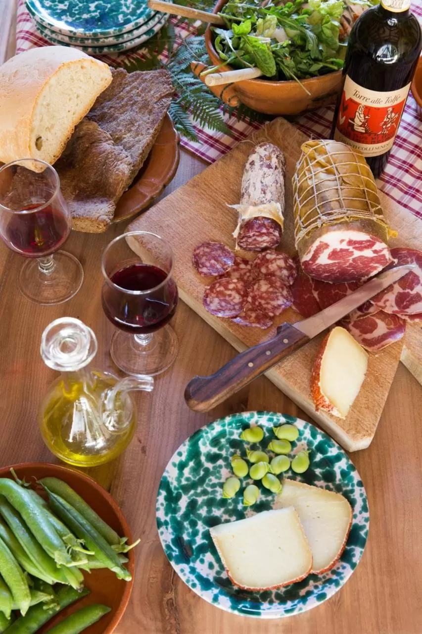 Alcoholic drinks in Borgo La Torre alle Tolfe