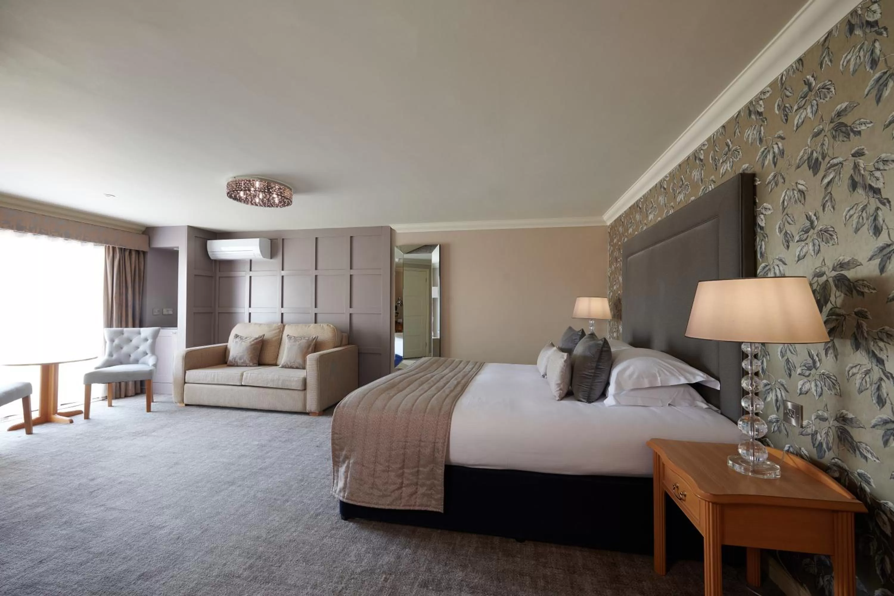 Bed in Park Farm Hotel