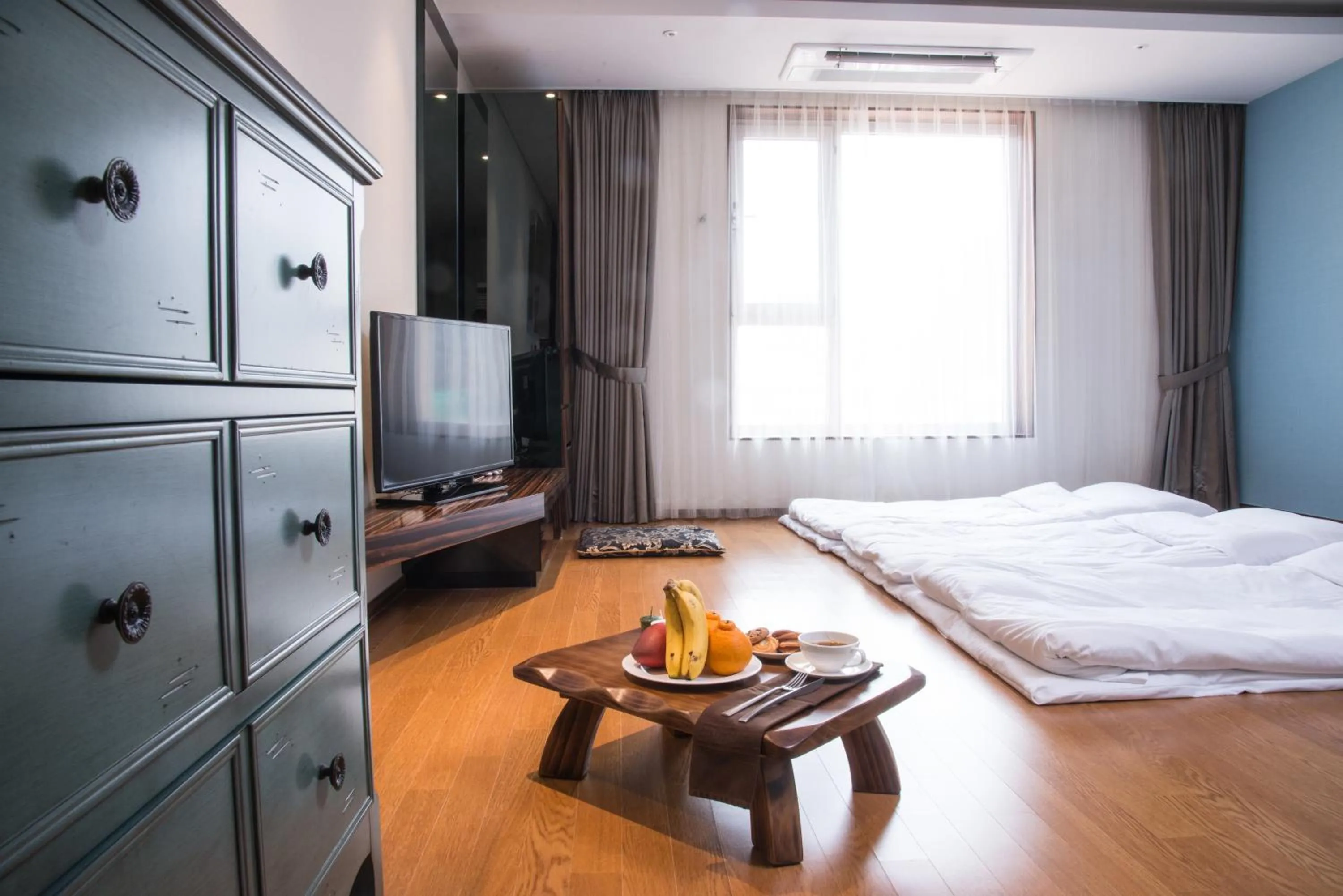 Decorative detail, Bed in Hotel Leo