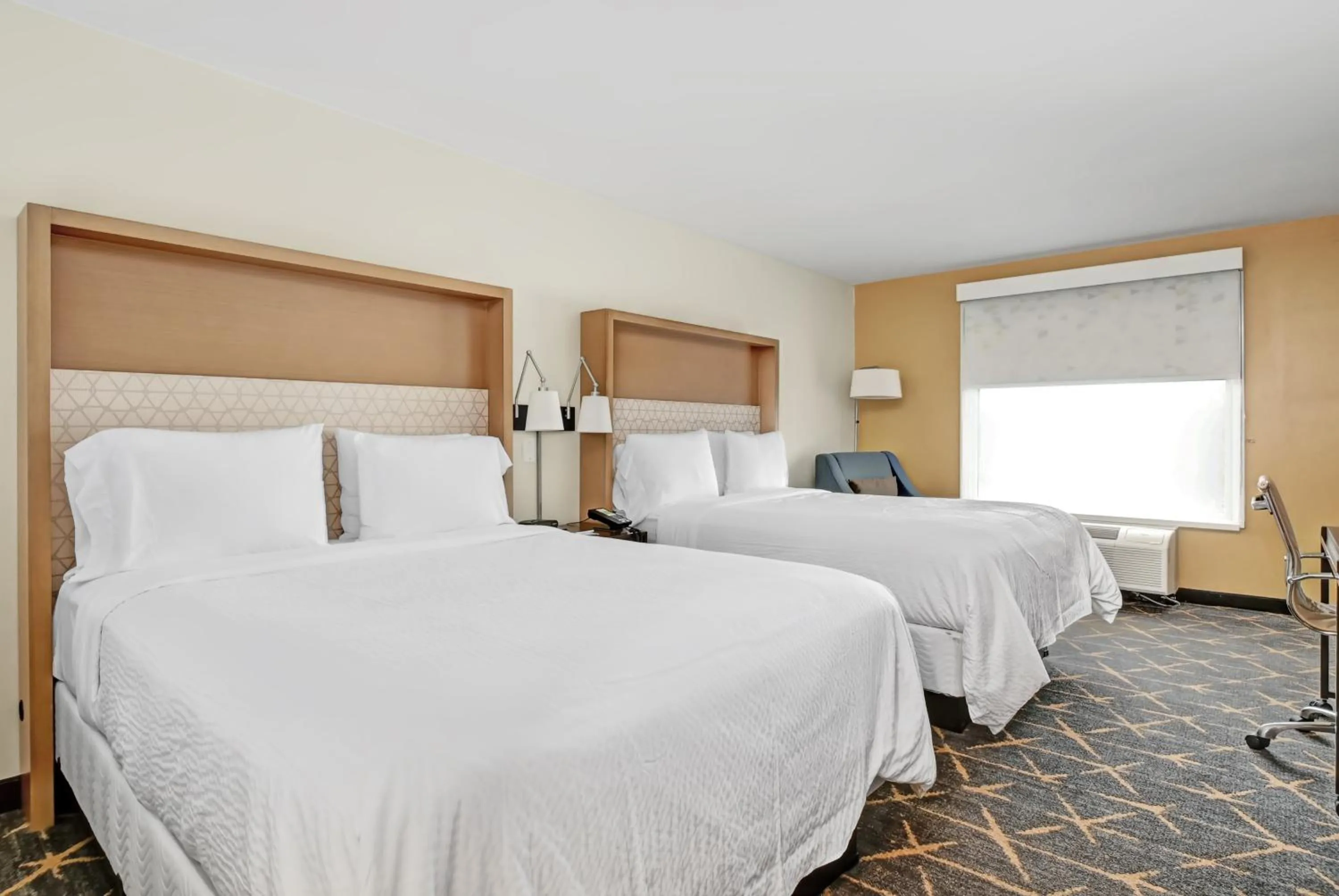 Bedroom, Bed in Holiday Inn - Piscataway - Somerset by IHG