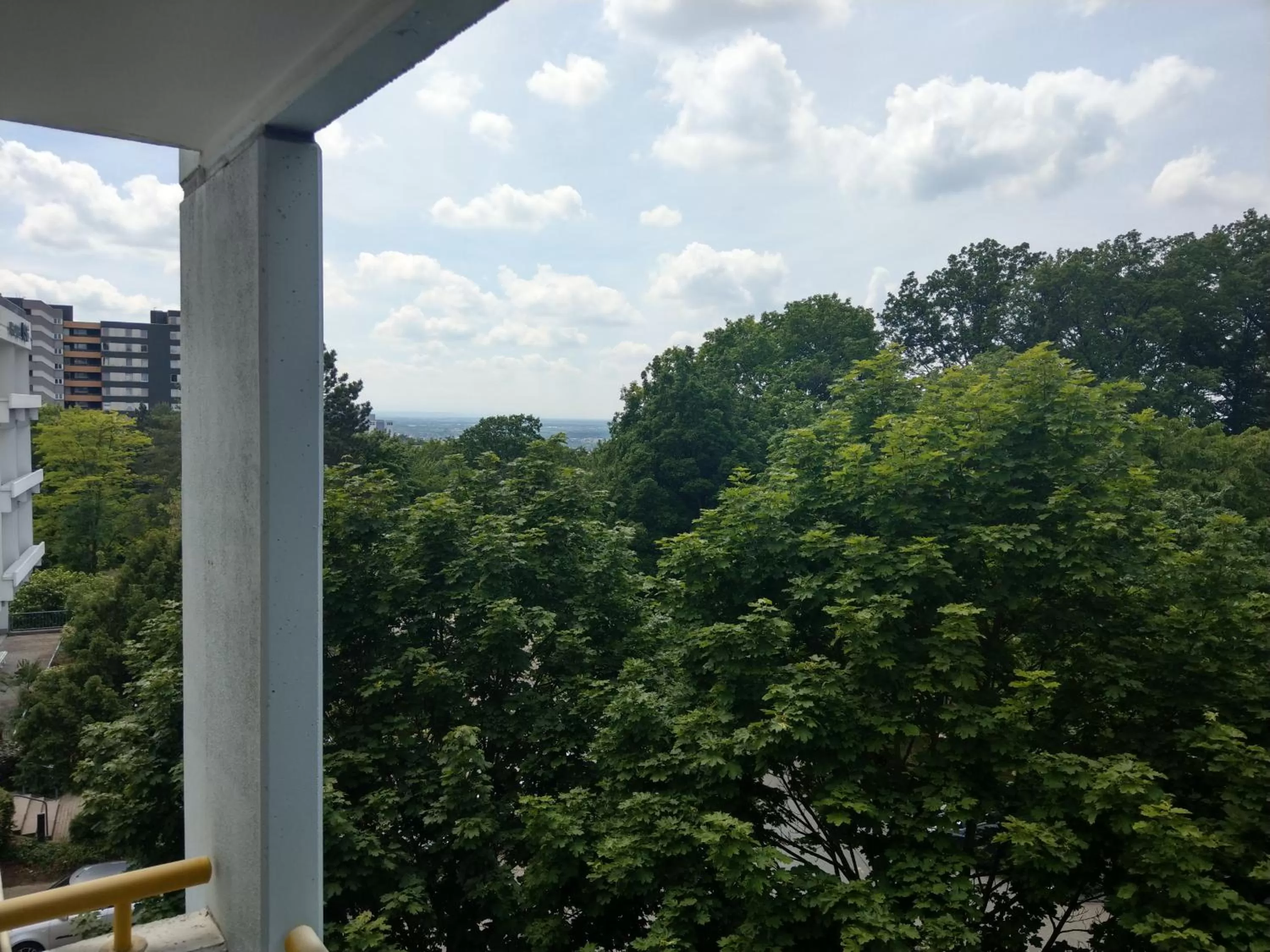 Mountain view in Hometown-Apartments