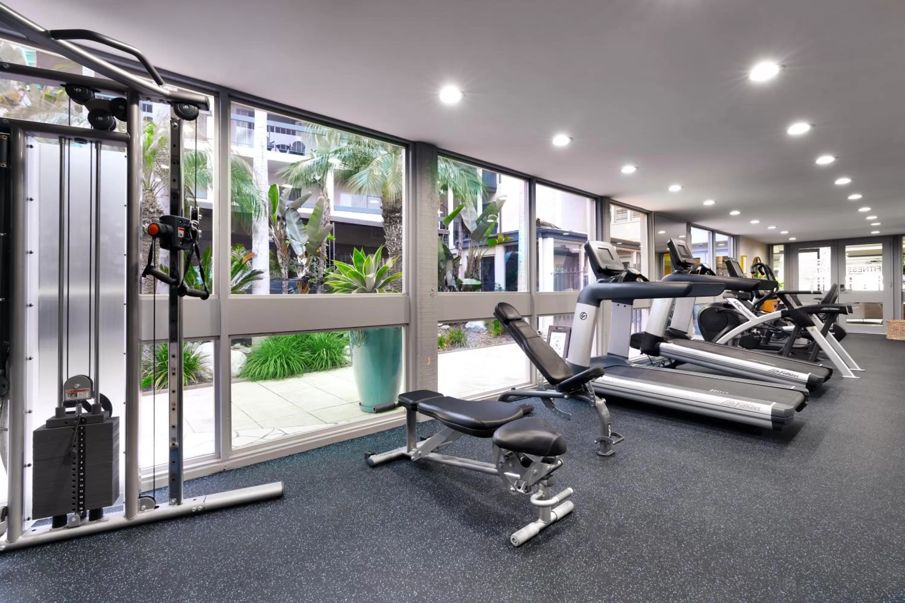 Fitness centre/facilities in Atrium Hotel Orange County